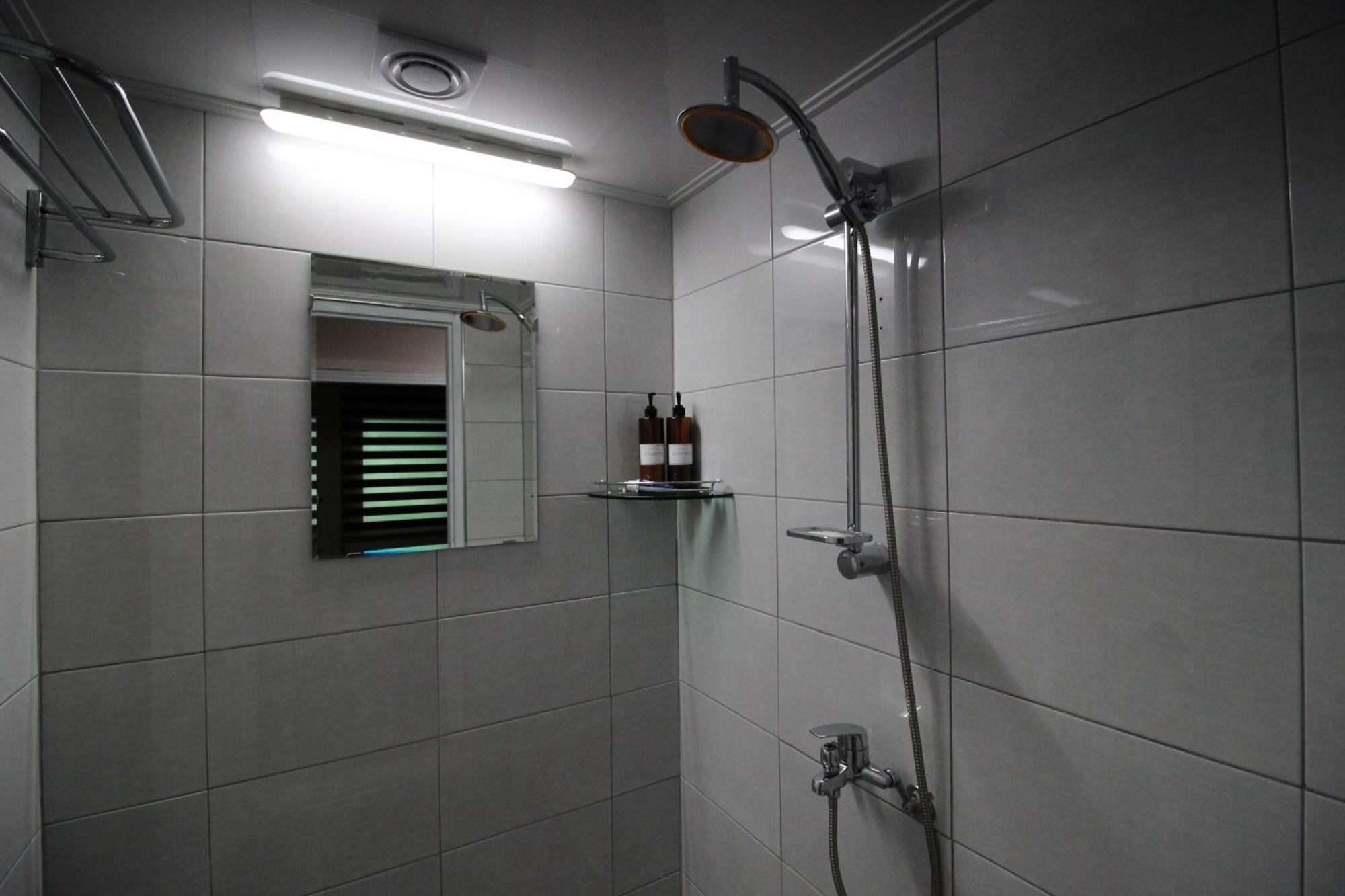 Standard Triple Room,1559338051:JPEG
