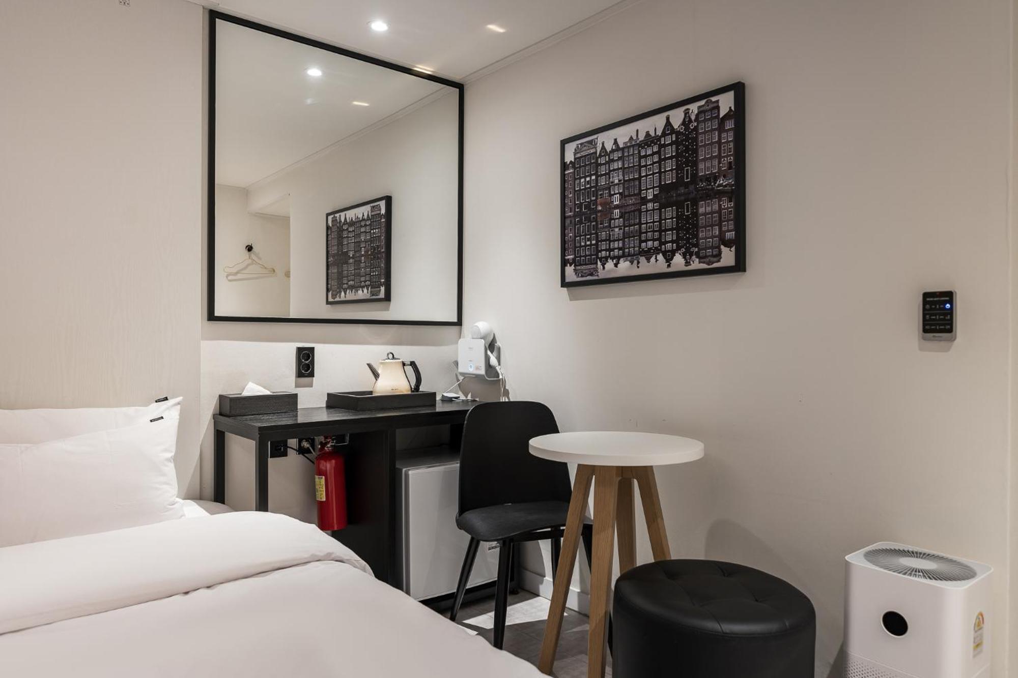 Standard Double Room,1590298493:JPEG