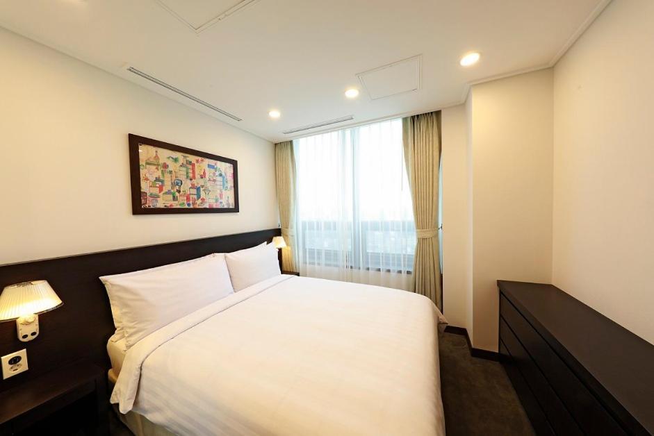 Two-Bedroom Deluxe Apartment 3~13floor