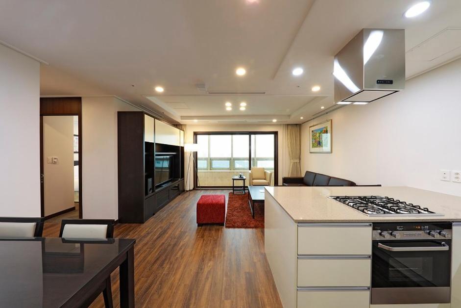 Two-Bedroom Deluxe Apartment 3~13floor