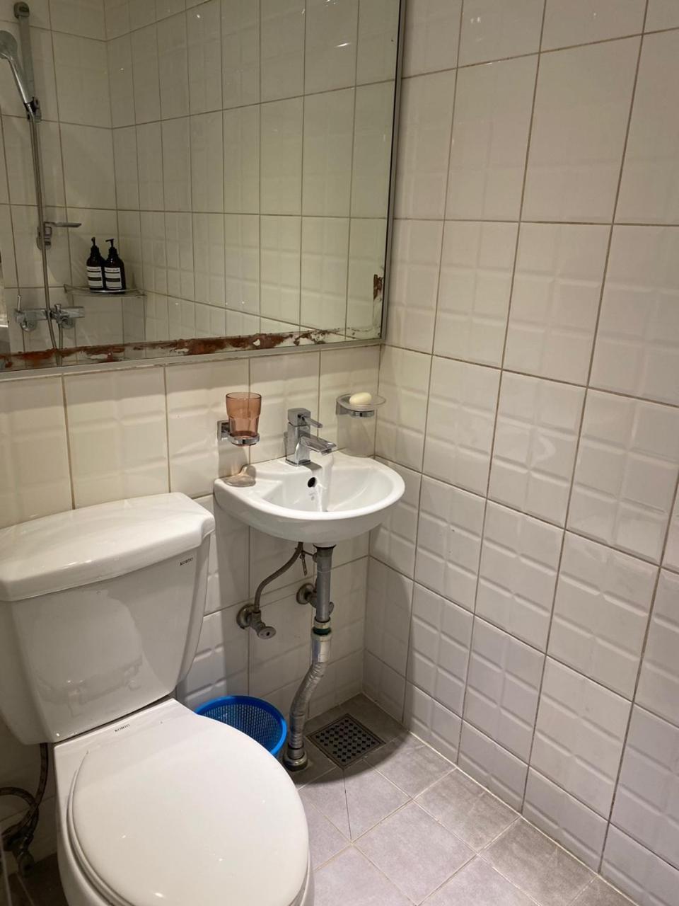 Single Room Bathroom
