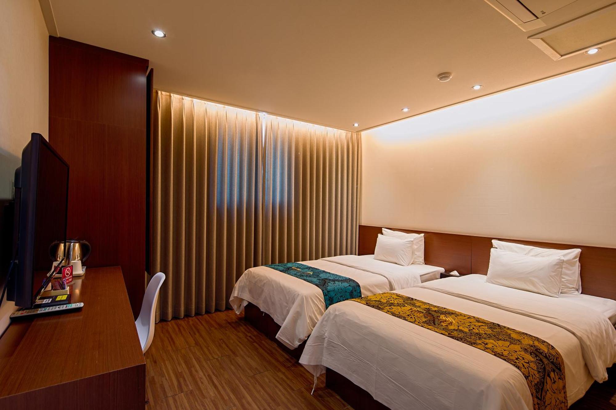 Standard Twin Room,1592904246:JPEG