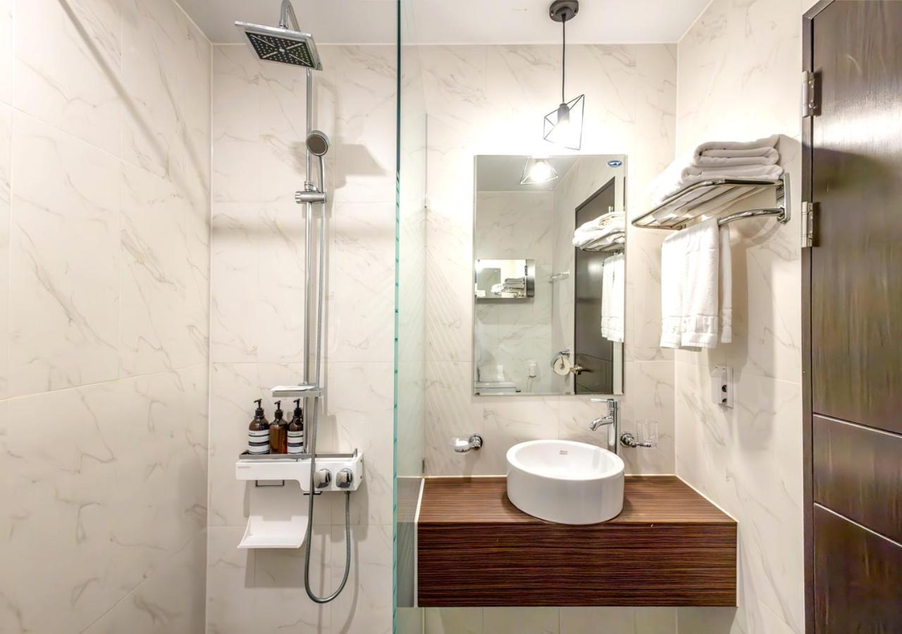Room Selected at Check,1596121459:JPEG