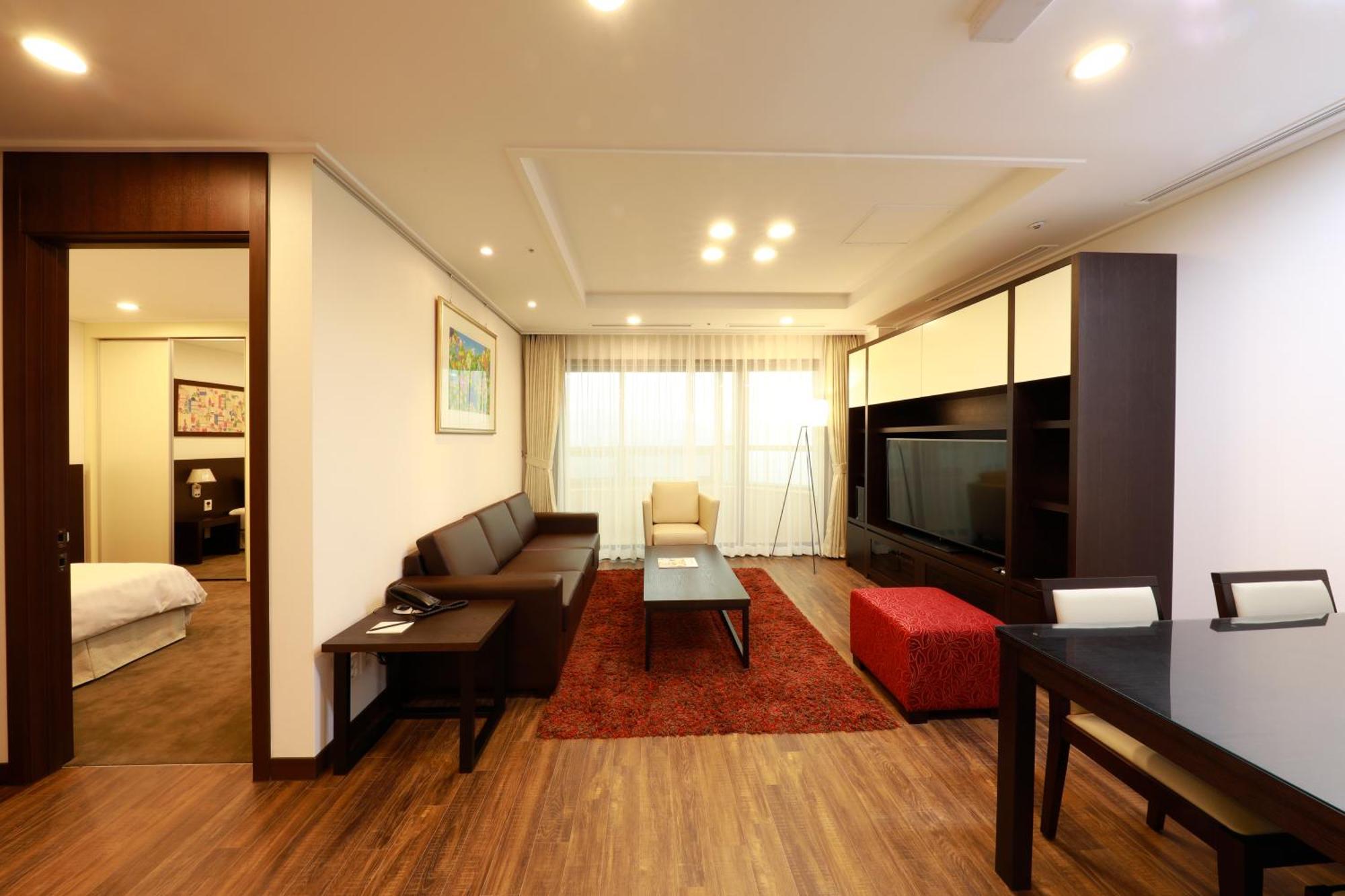 Two-Bedroom Premier Apartment 15~21floor 2 bathrooms