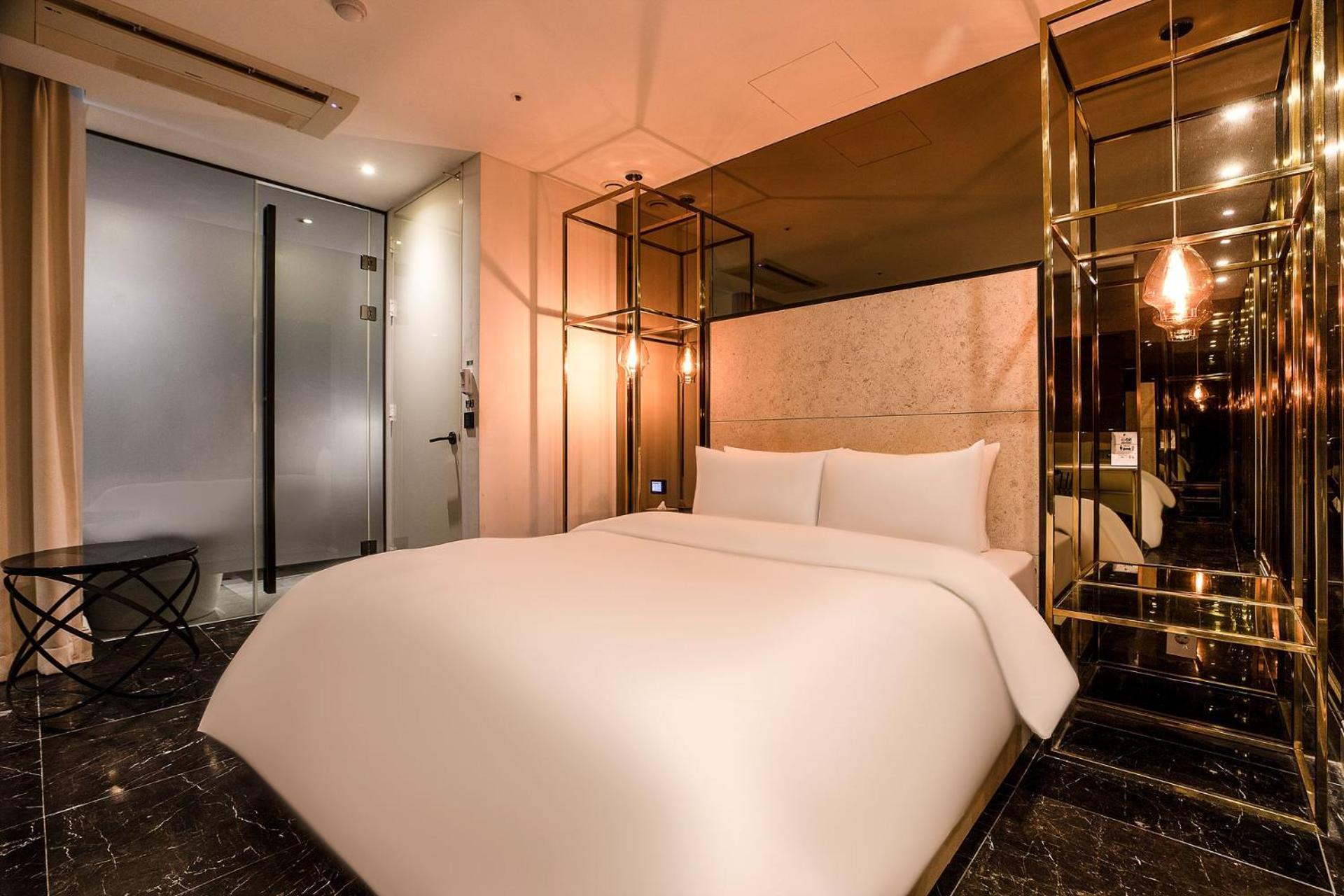 Deluxe Double Room,1598424717:JPEG