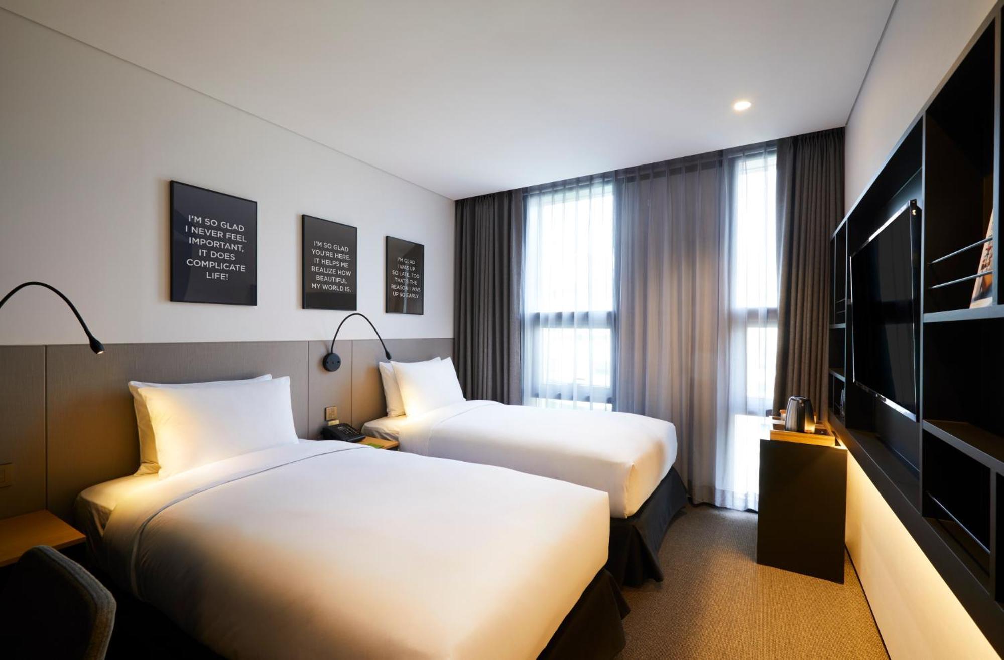 Standard Twin Room