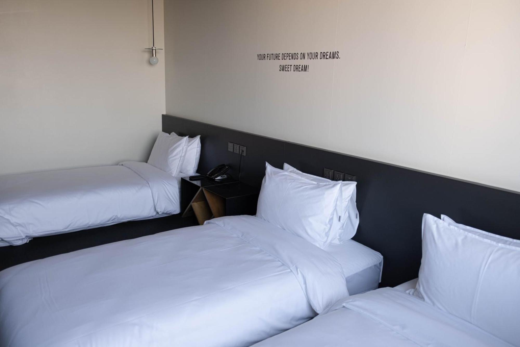 Triple Room,1622103090:JPEG