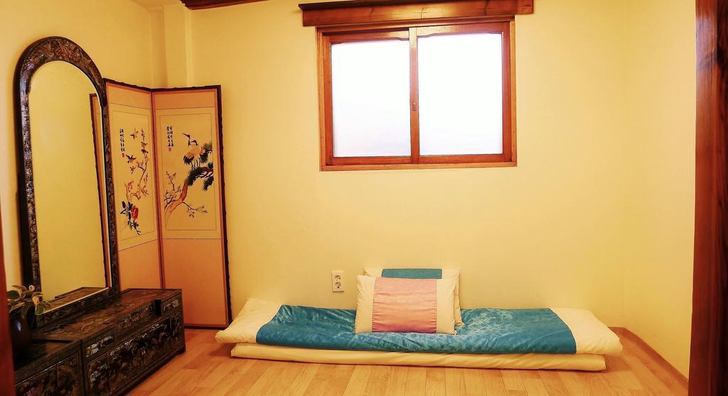 Korean-Style Single Room
