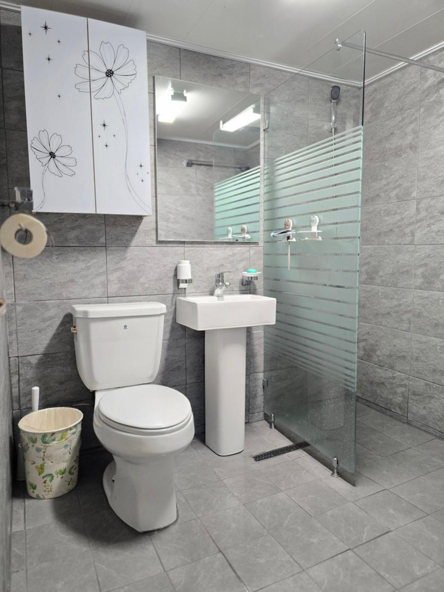 Lit Simple dans Dortoir pour Femmes
