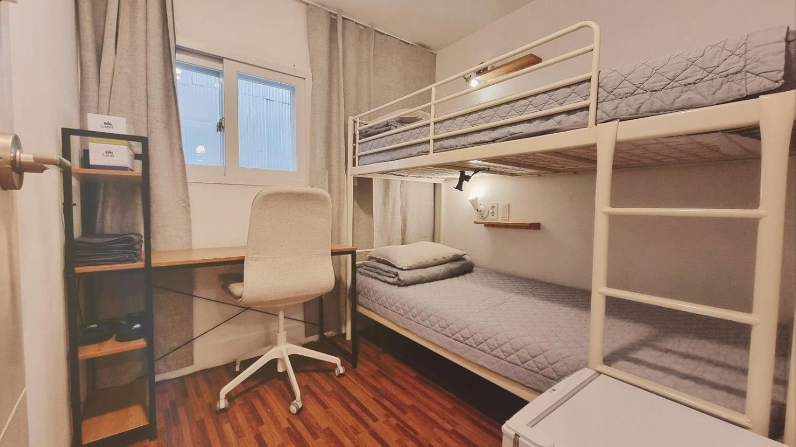 Zweibettzimmer mit Gemeinschaftsbad
