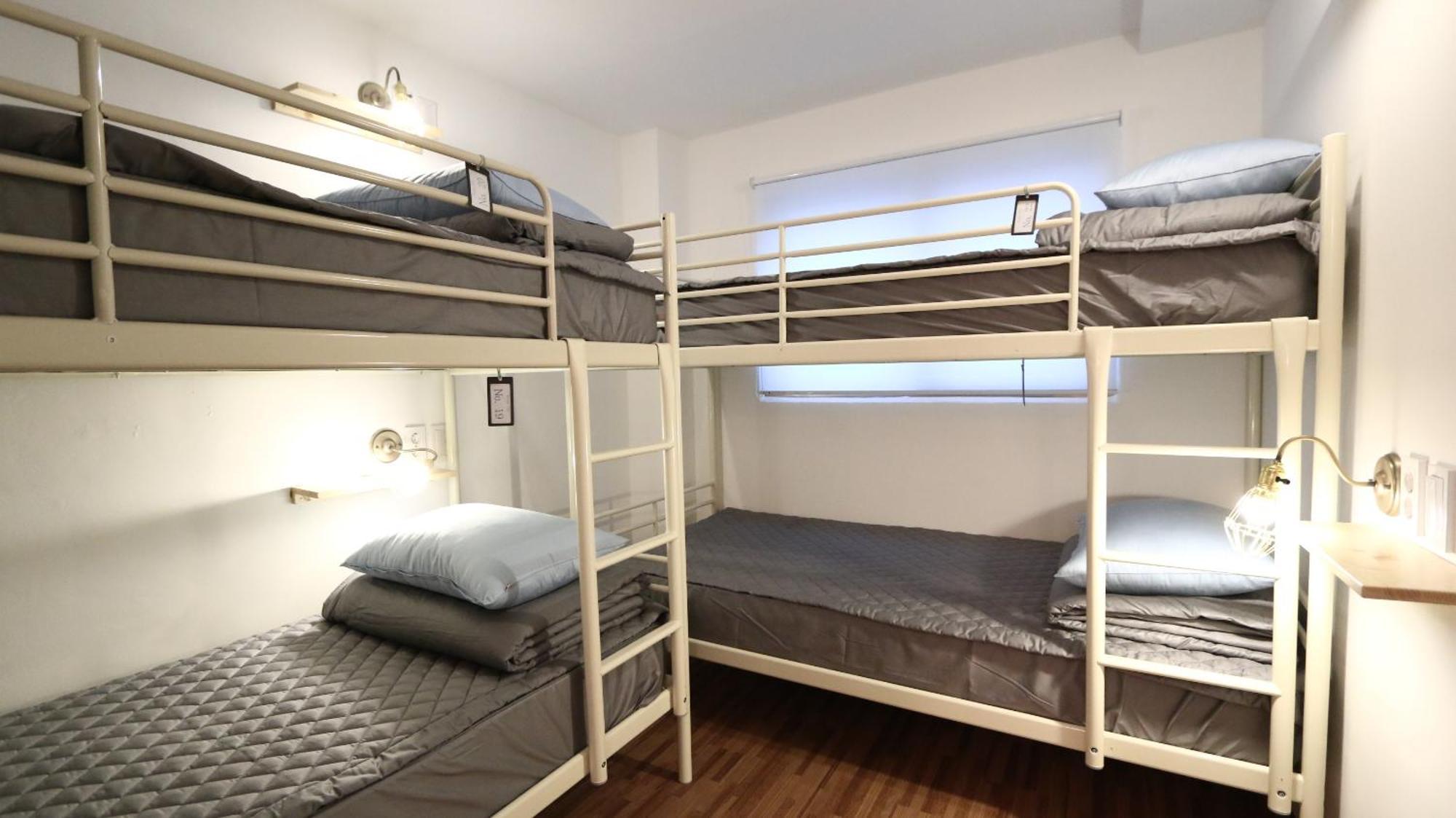 Vierbettzimmer mit Gemeinschaftsbad