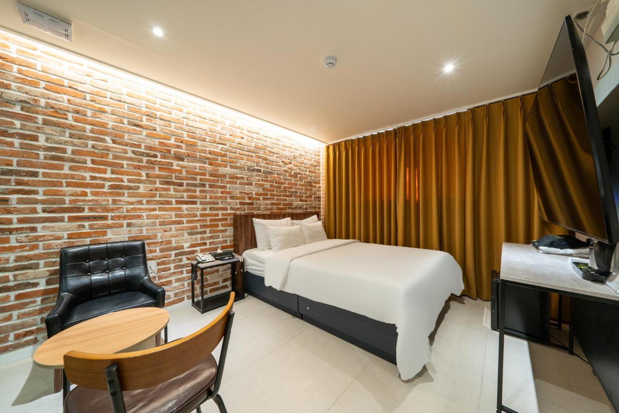 Premium Double Room,1648288074:JPEG
