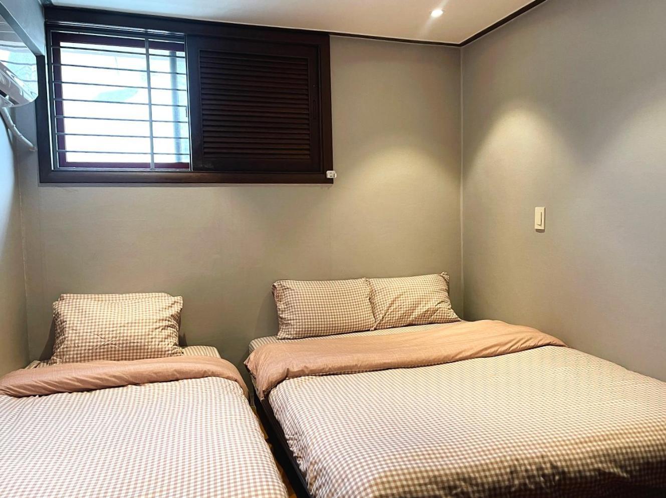 Comfort Triple Room Shower