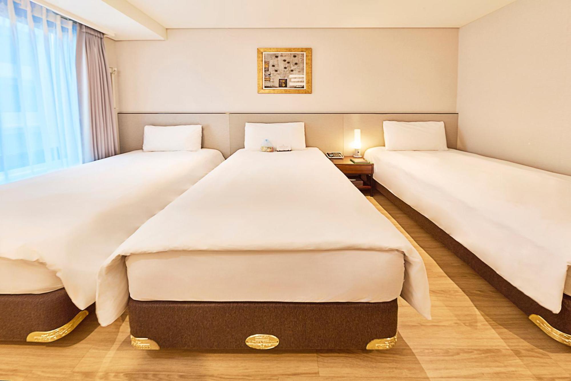 Triple Room Bath
