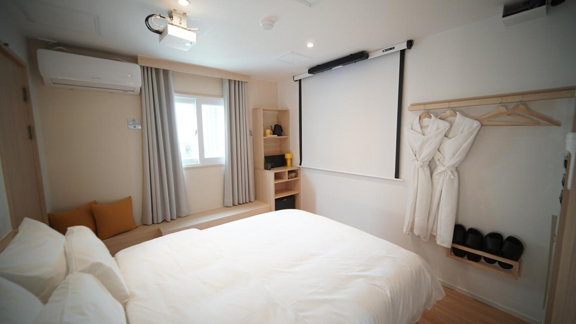 Deluxe Double Room with City View