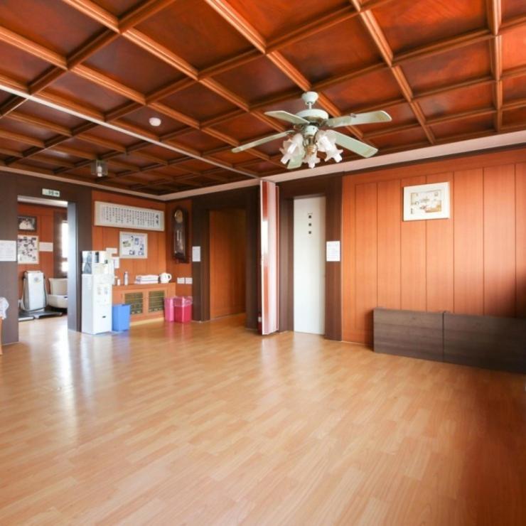 Deluxe Family Room