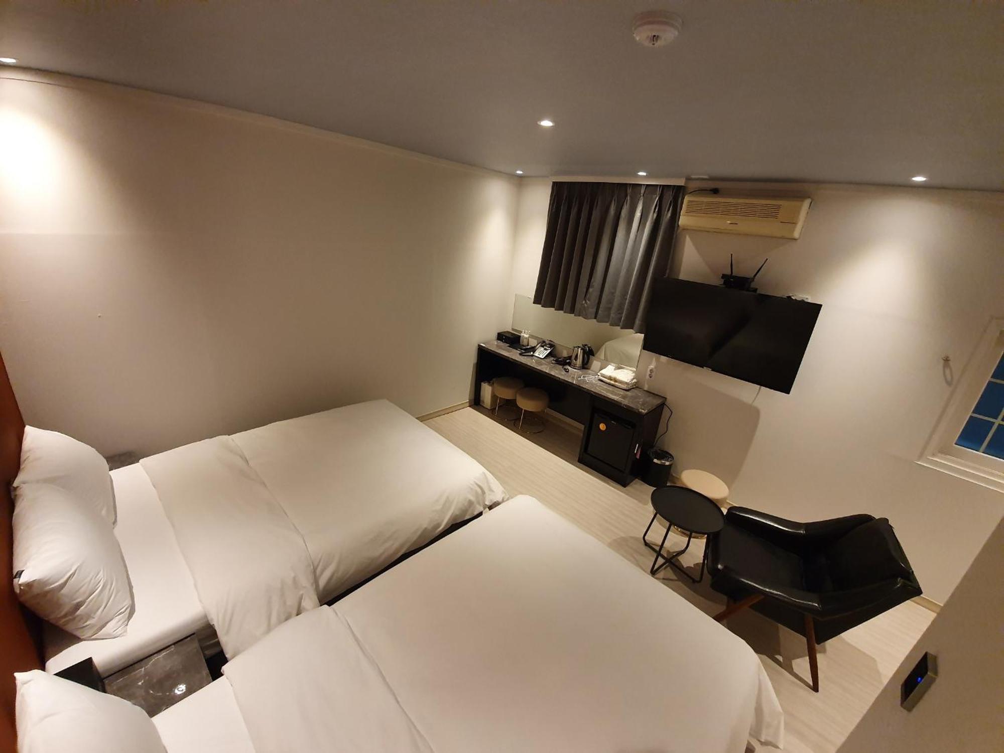 Deluxe Twin Room
