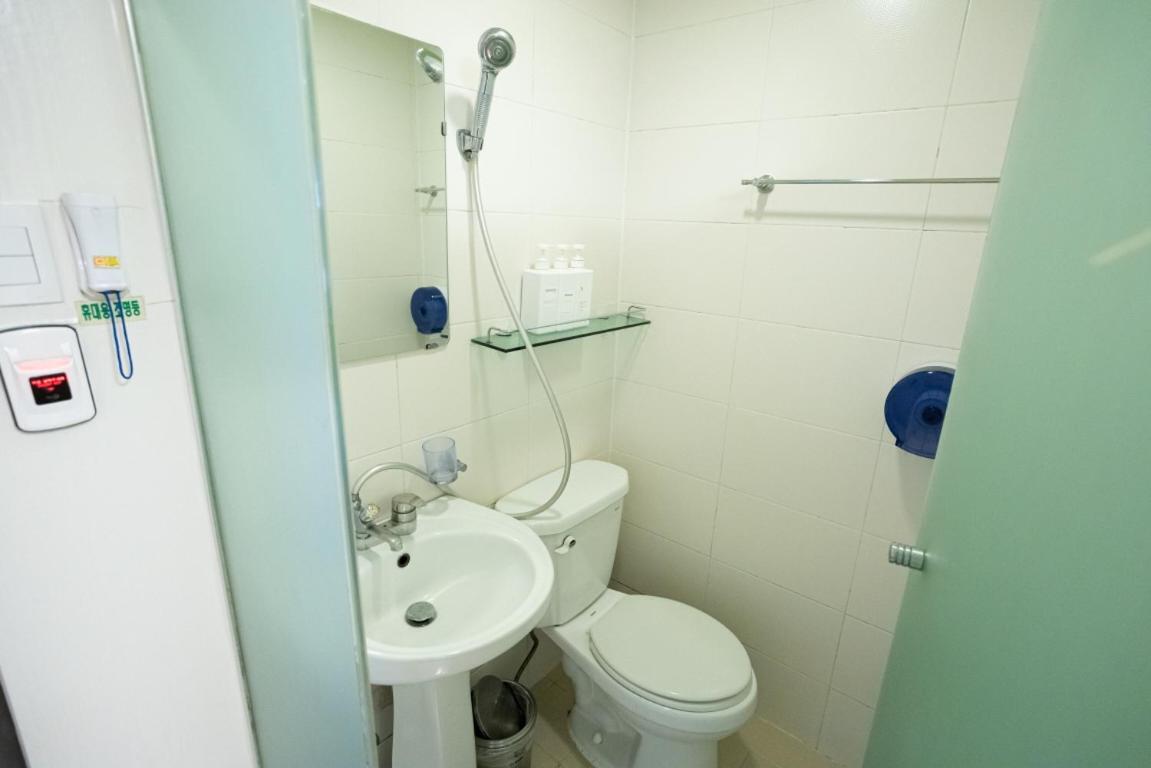 Economy Double Room,1680593903:JPEG