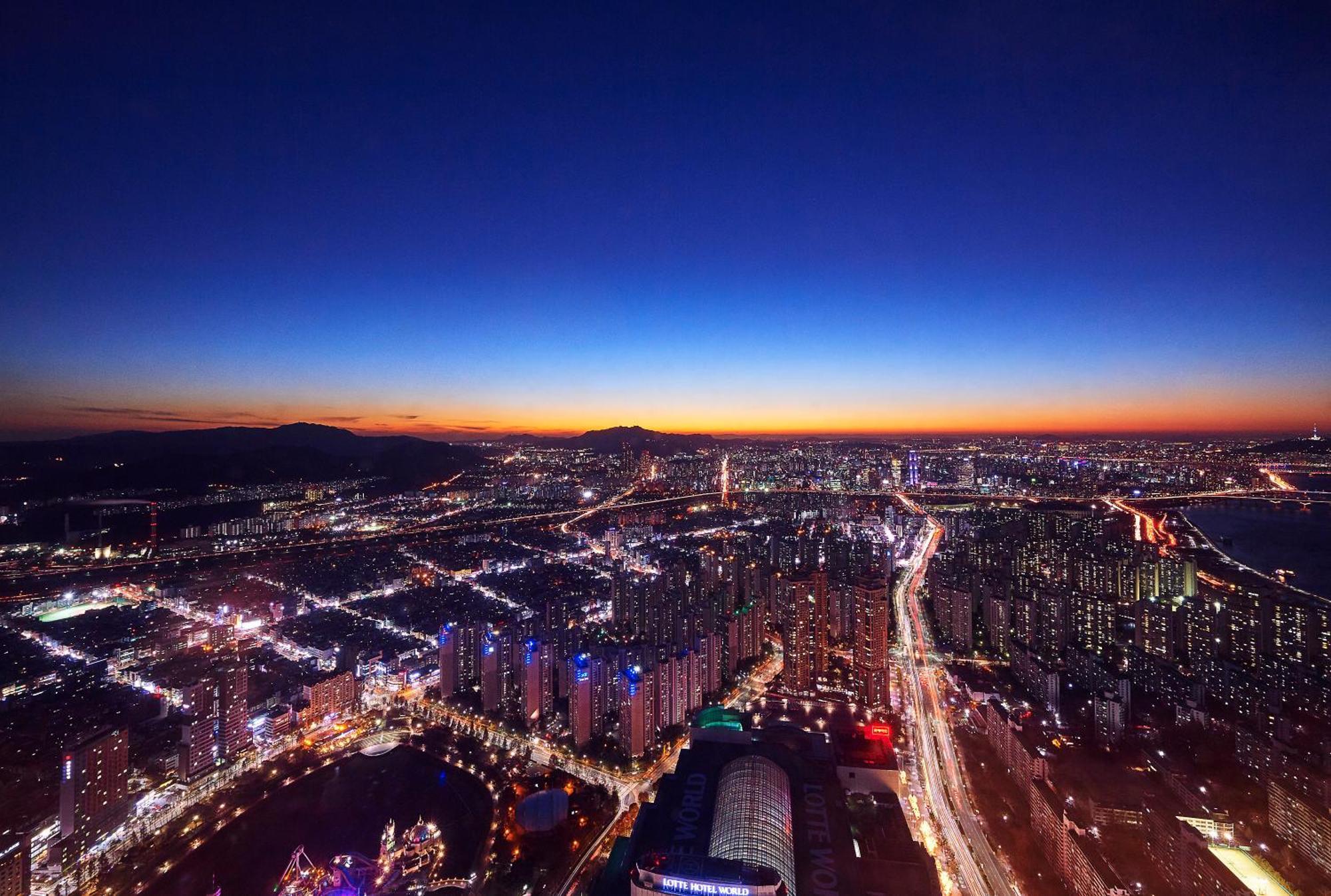 Premier Twin City View