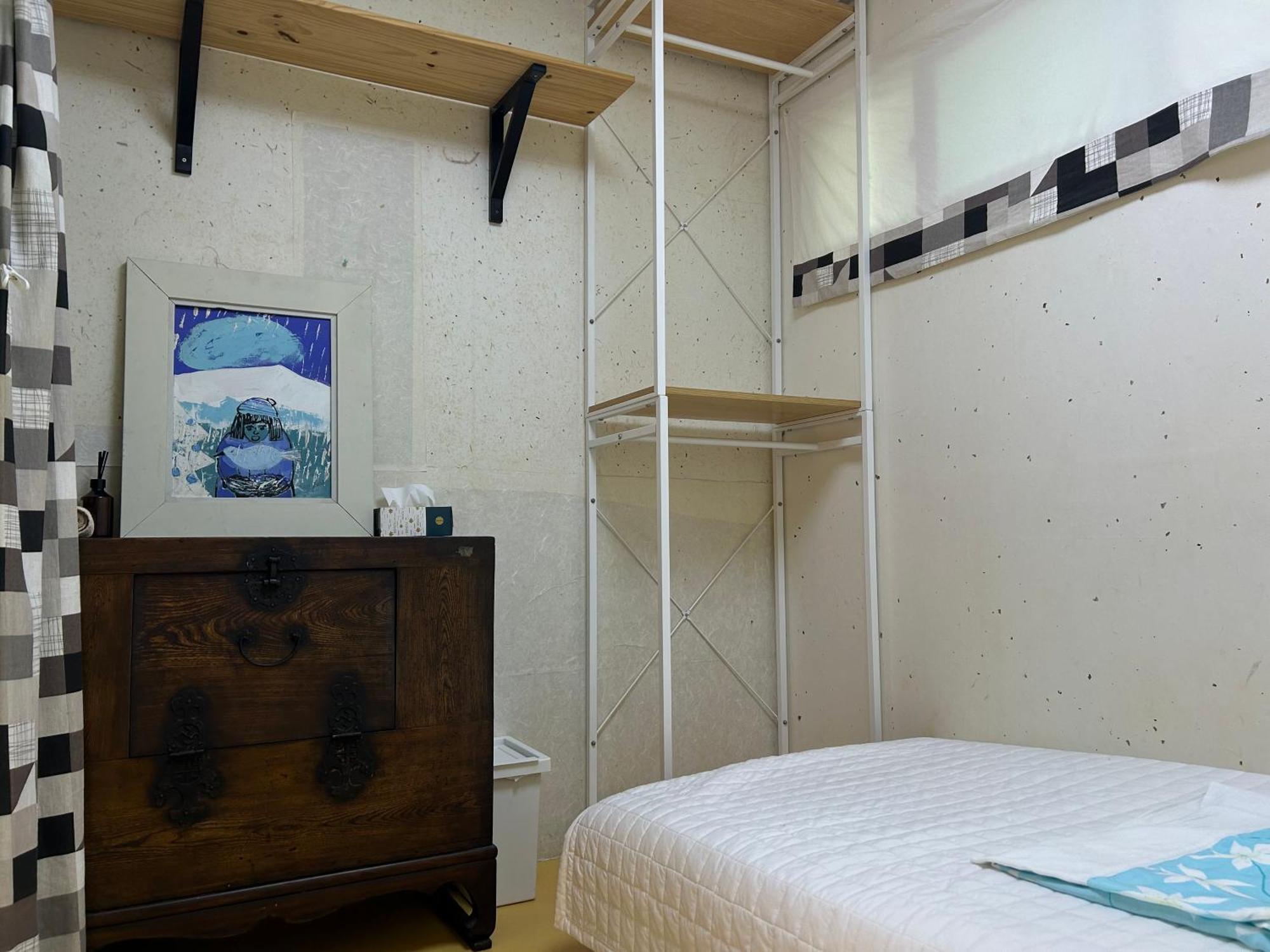 Single Room Shared Shower Toilet