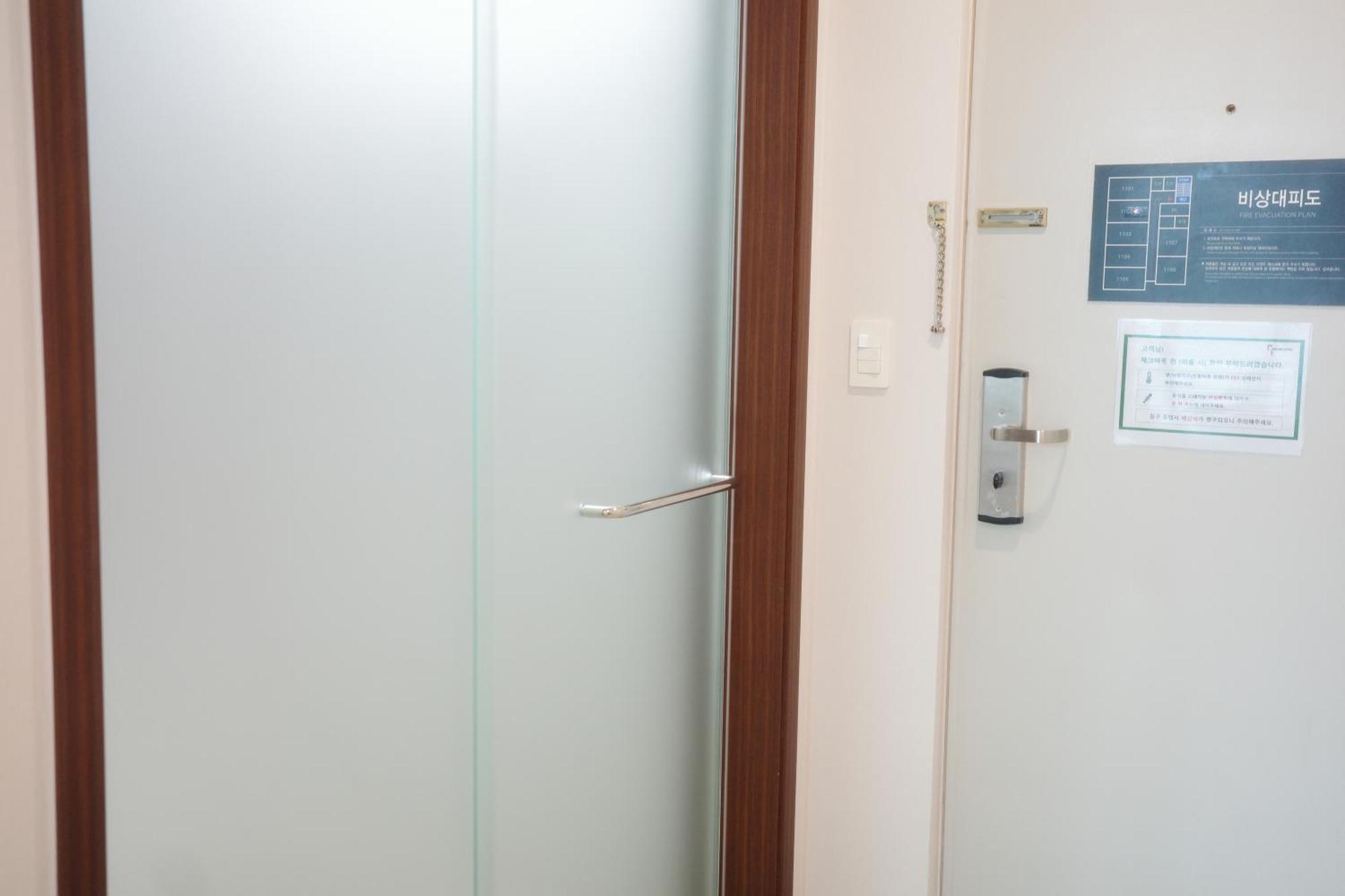 Triple Room,1706886144:JPEG