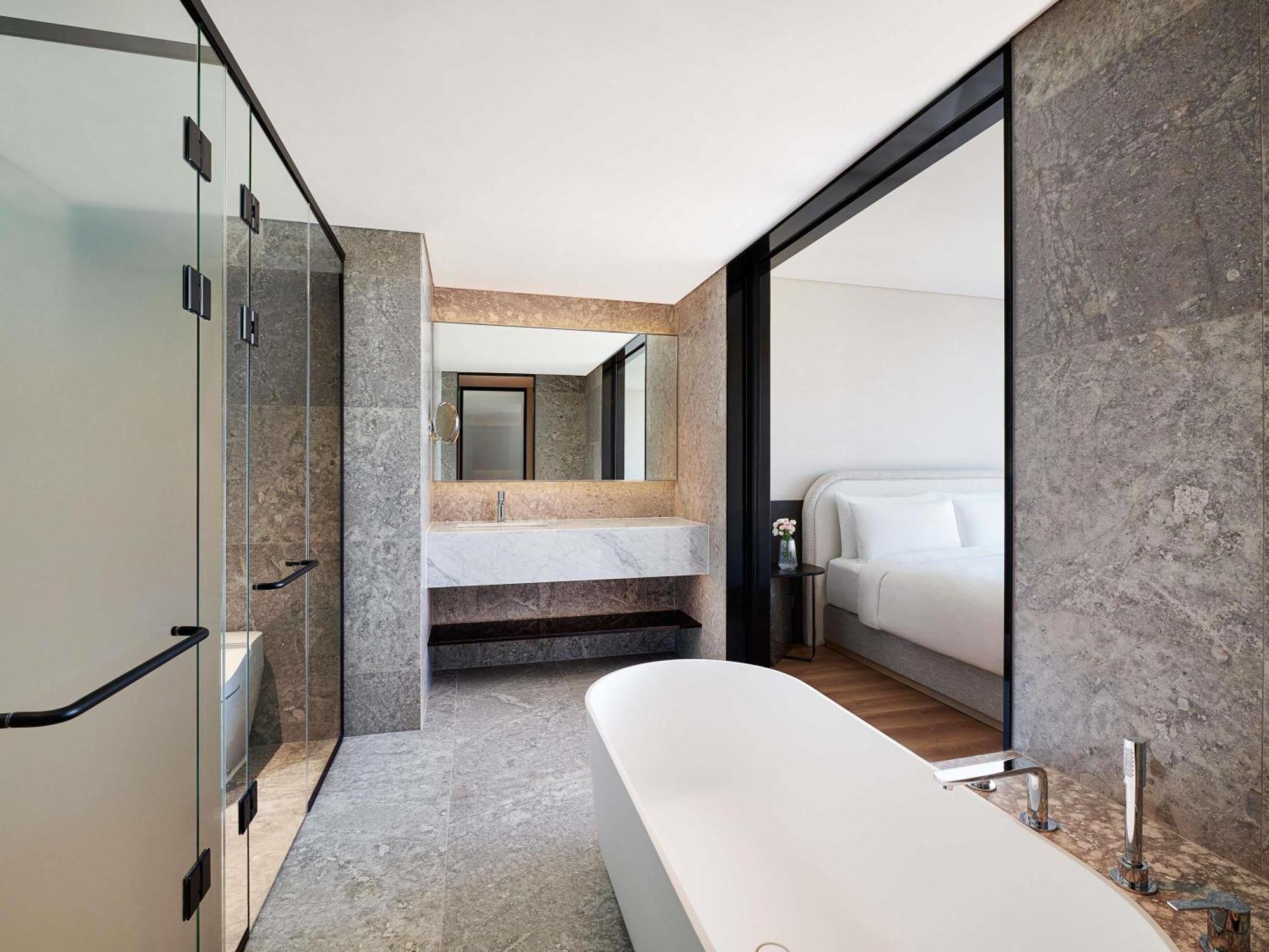 Namsan Suite 1 King Bed Namsan View,1770737622:JPEG