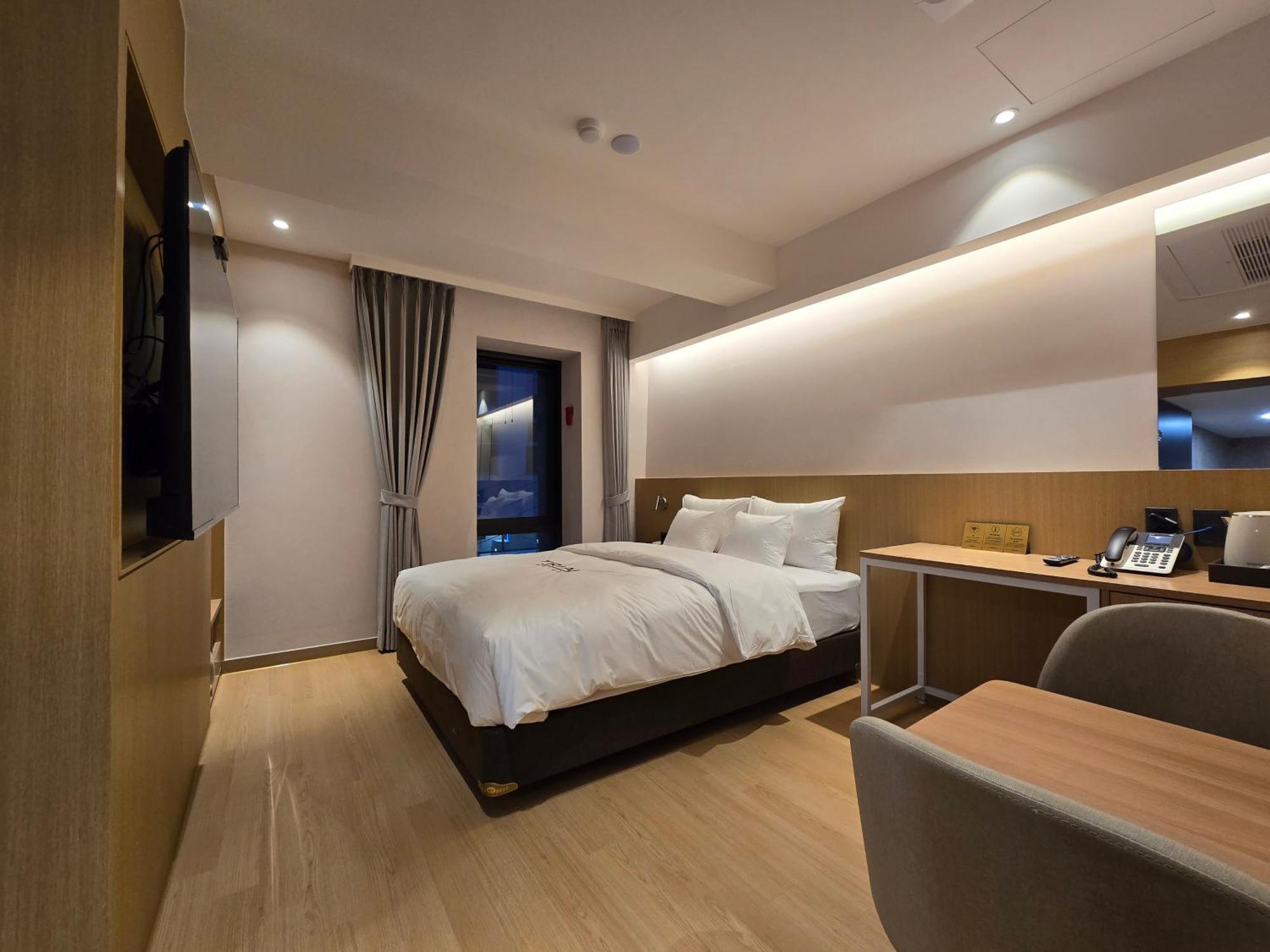 Superior Double Room,1742666996:JPEG