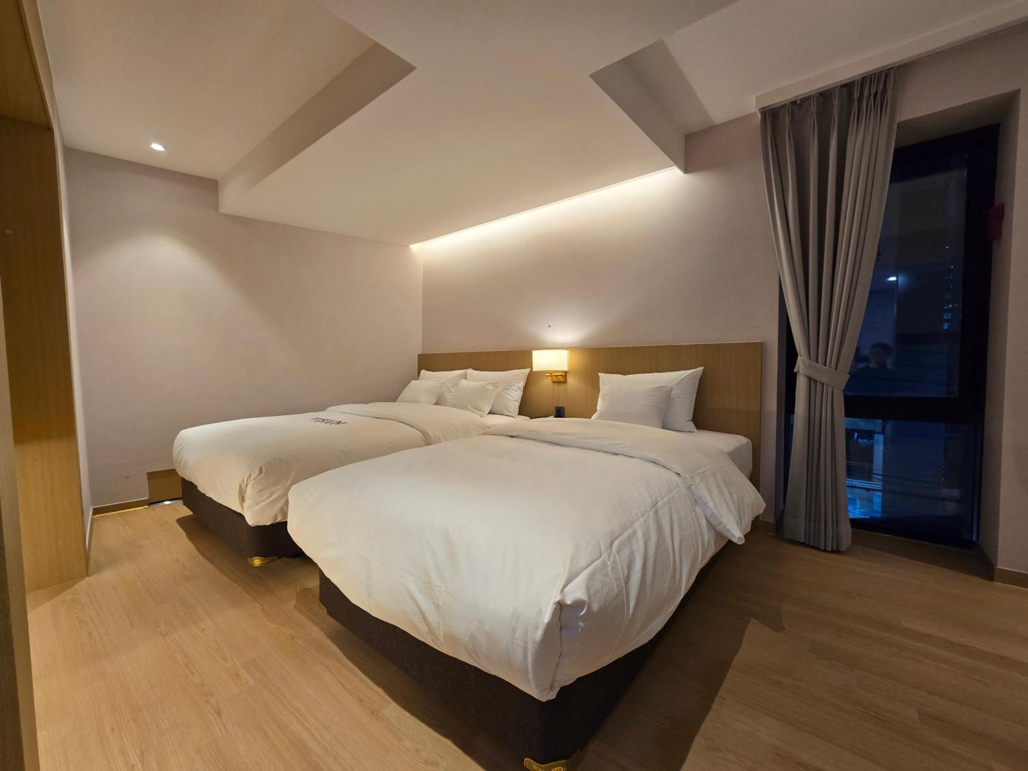 Deluxe Twin Room,1742667031:JPEG