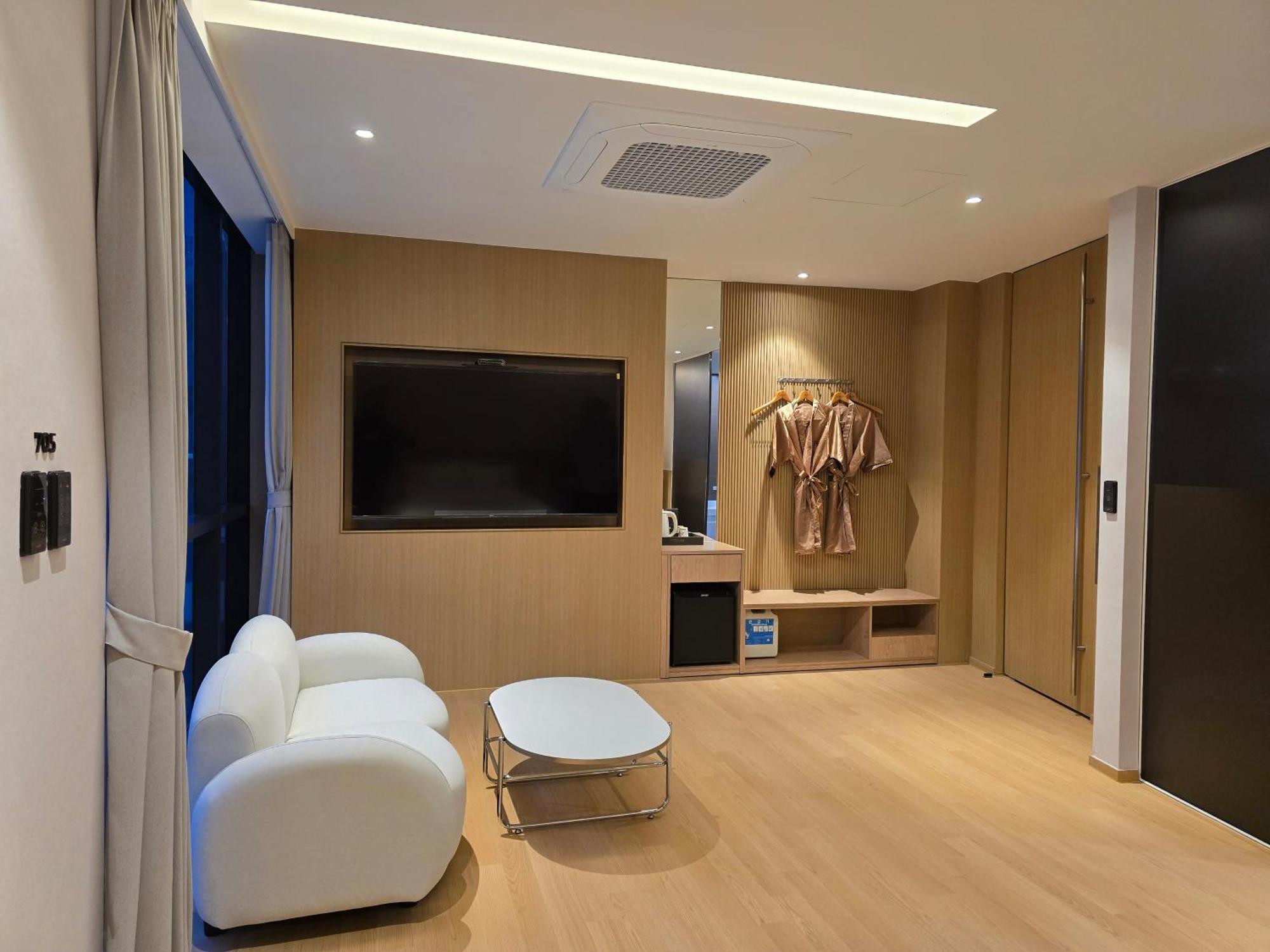 Premier Room