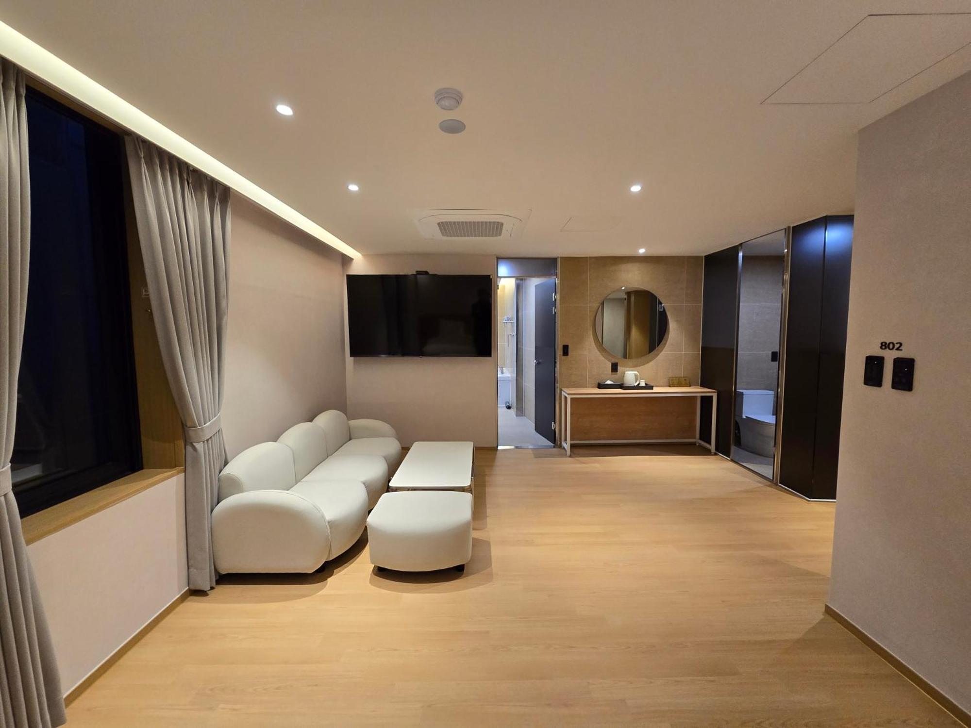 Premier Twin Room