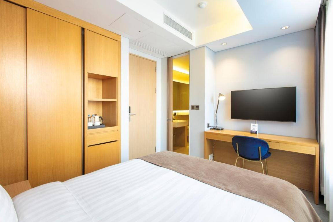 Deluxe Double Room,1742894893:JPEG
