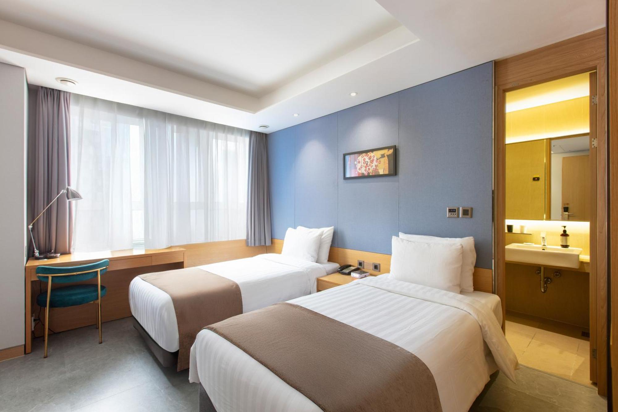 Deluxe Twin Room,1742894948:JPEG