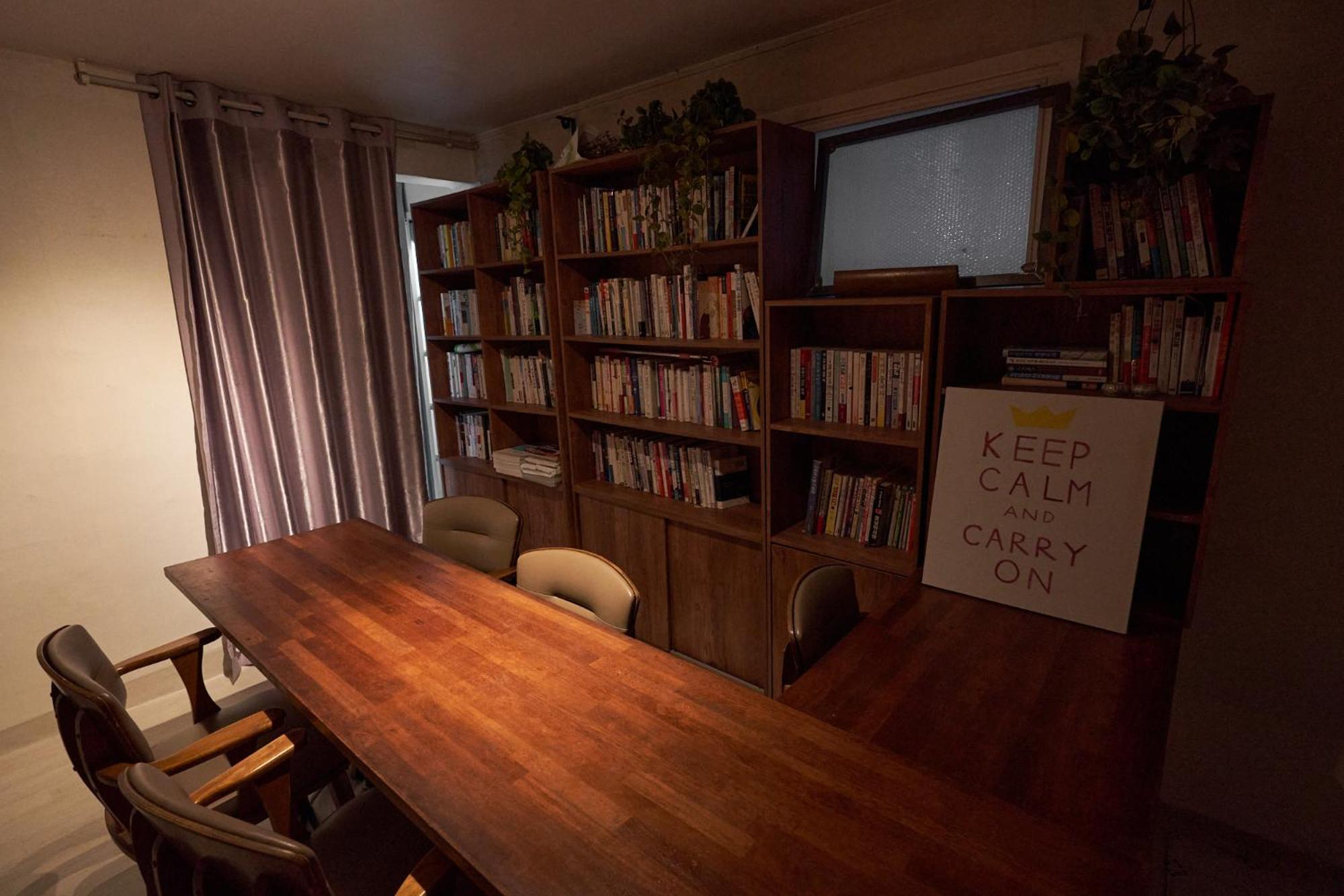 Family Room,1745492693:JPEG