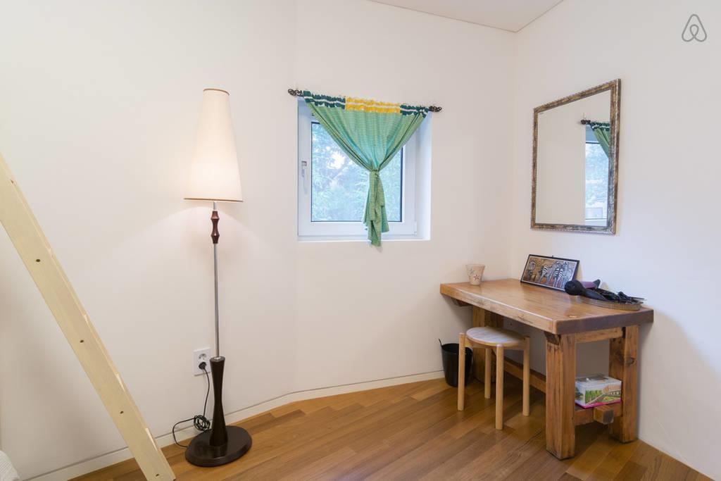 Family Room,1651755759:JPEG