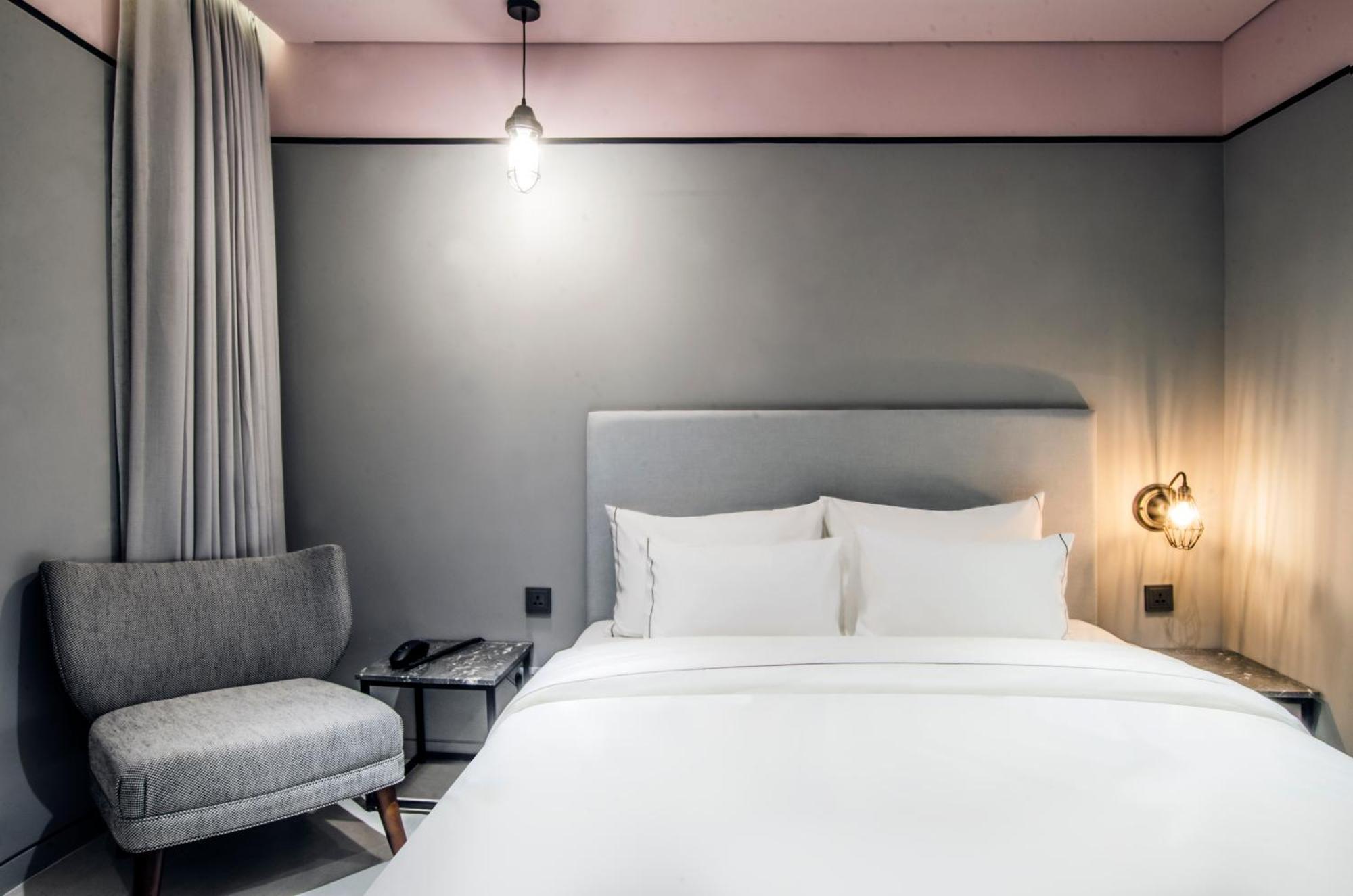 Small Double Room,1770657614:JPEG