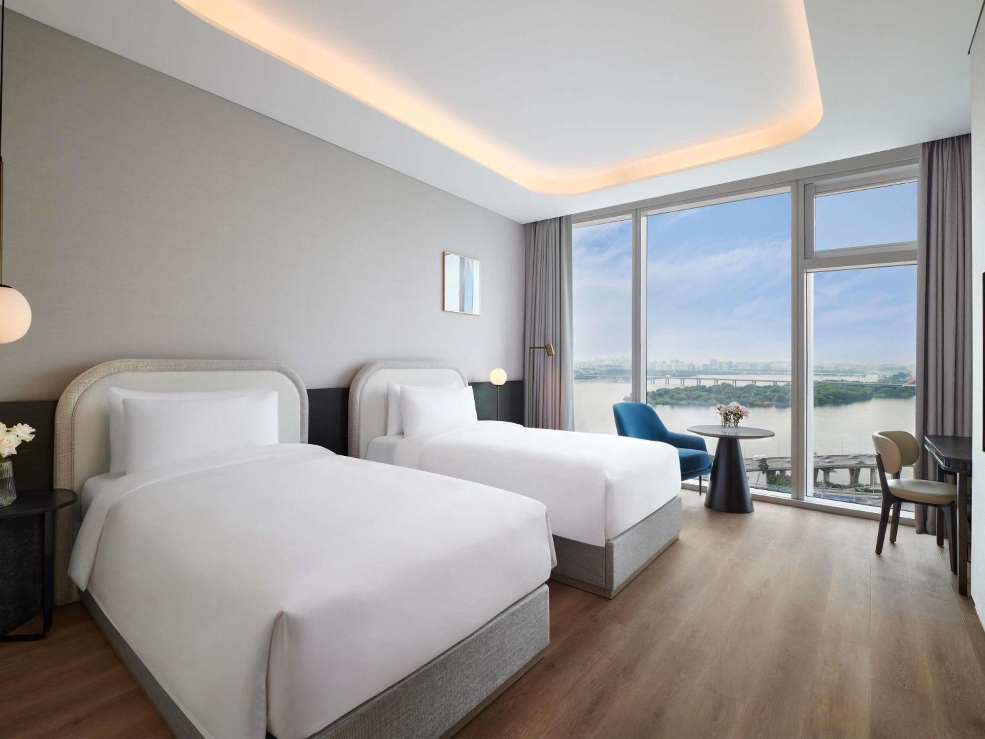 Deluxe River 2 Single Beds River View,1773520516:JPEG