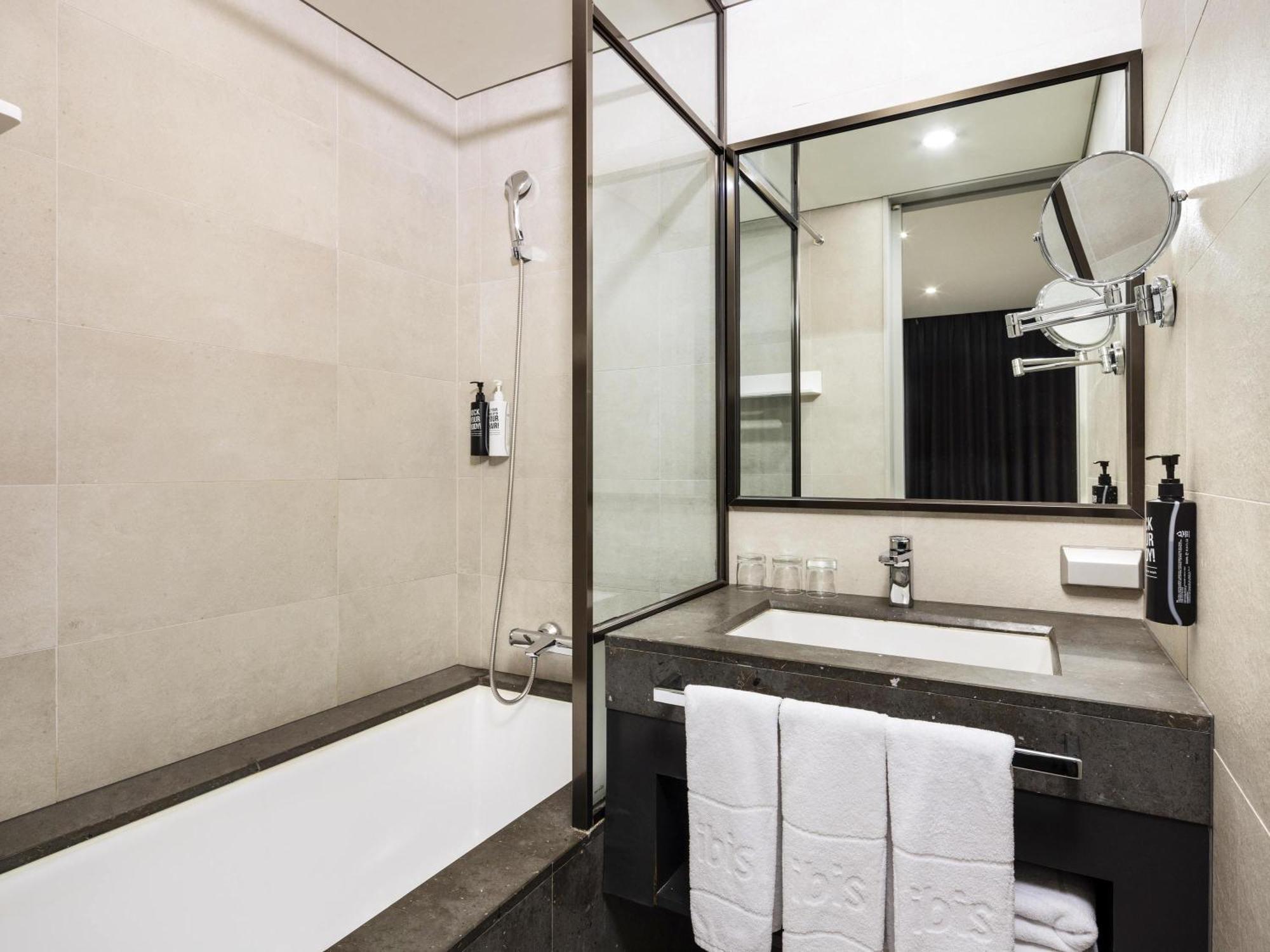 Junior Suite One Double Bed One Single Bed