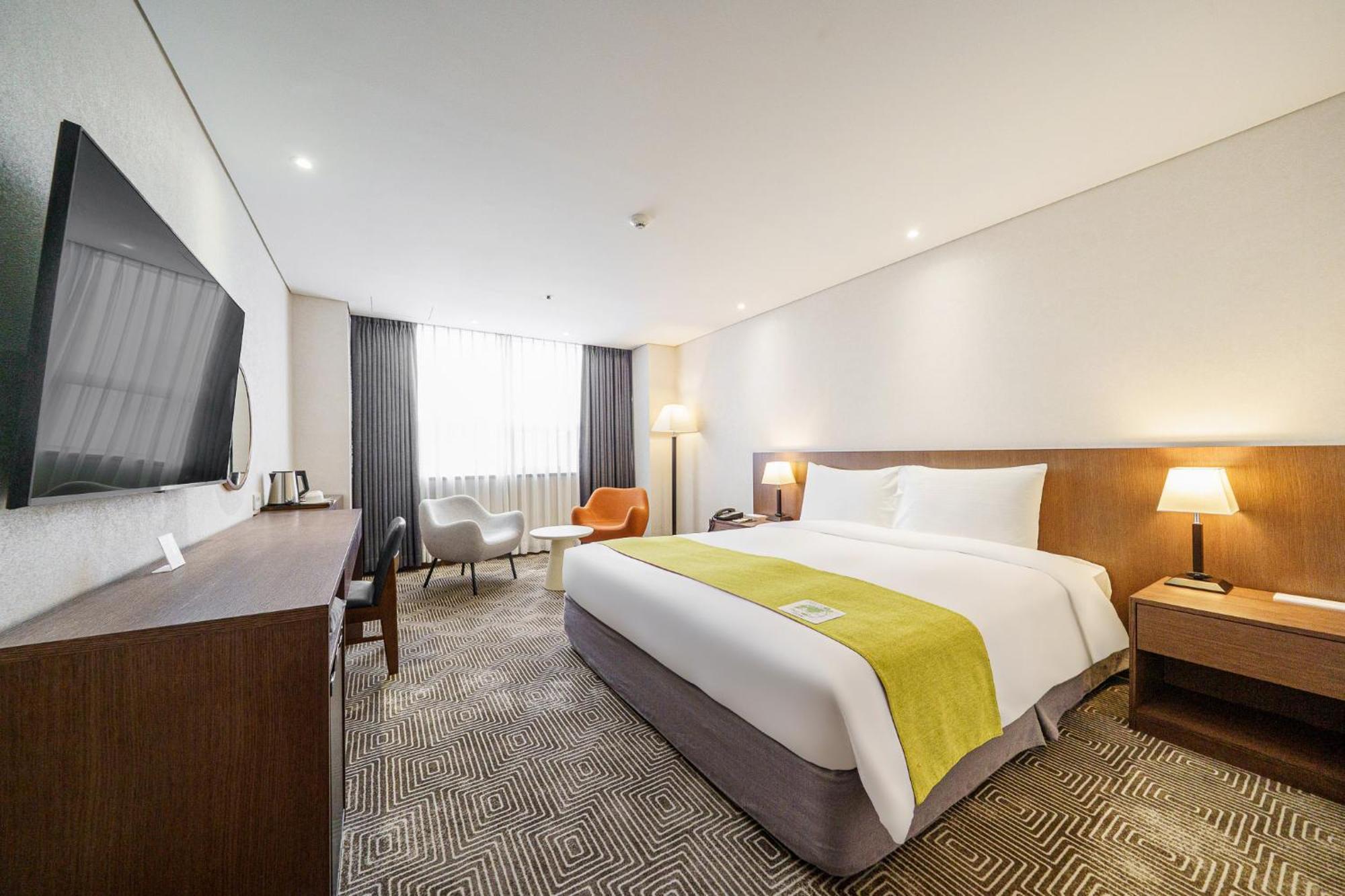 Standard King Room