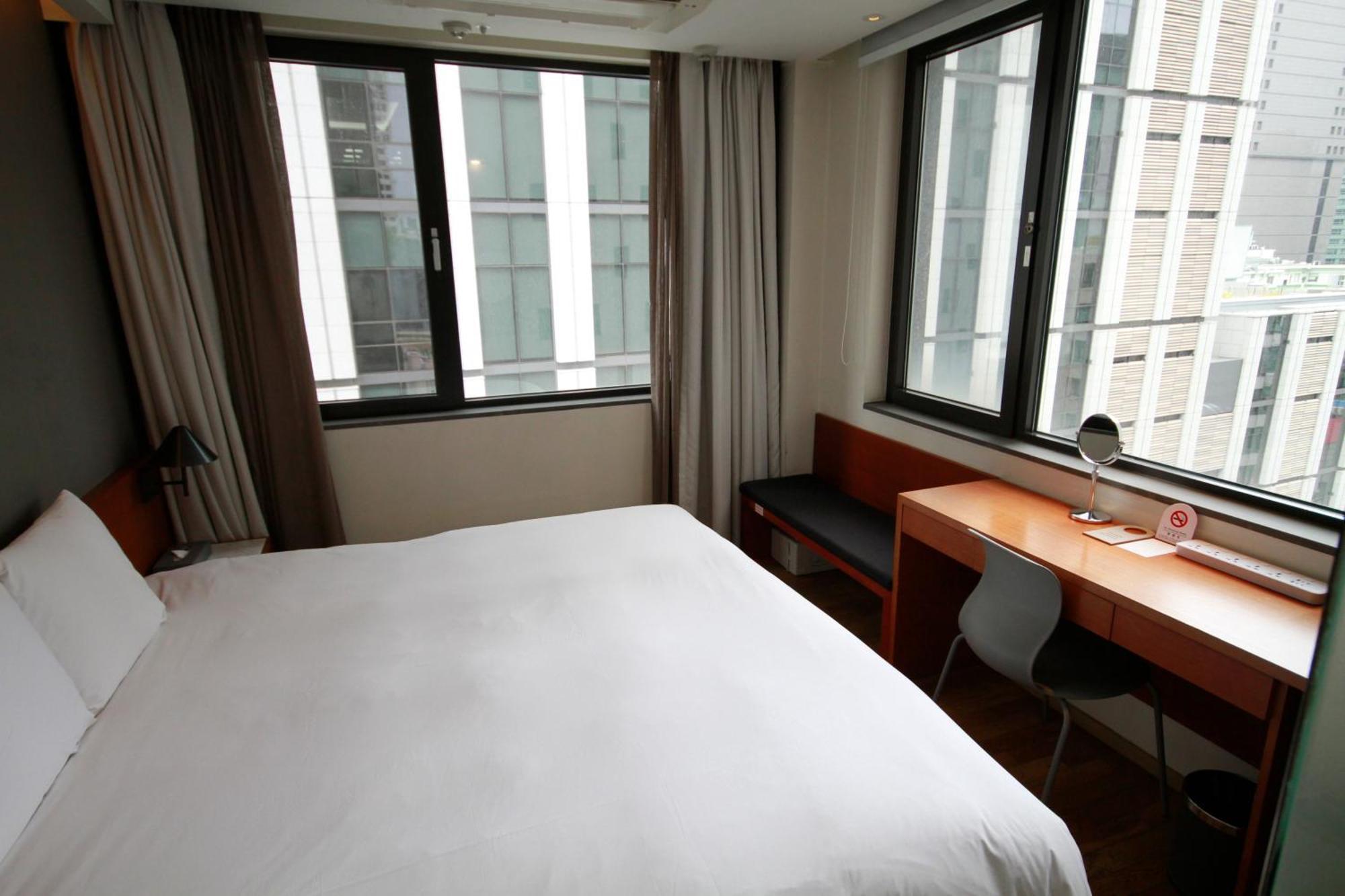 Deluxe Hollywood Double Room High Floor,1772934198:JPEG