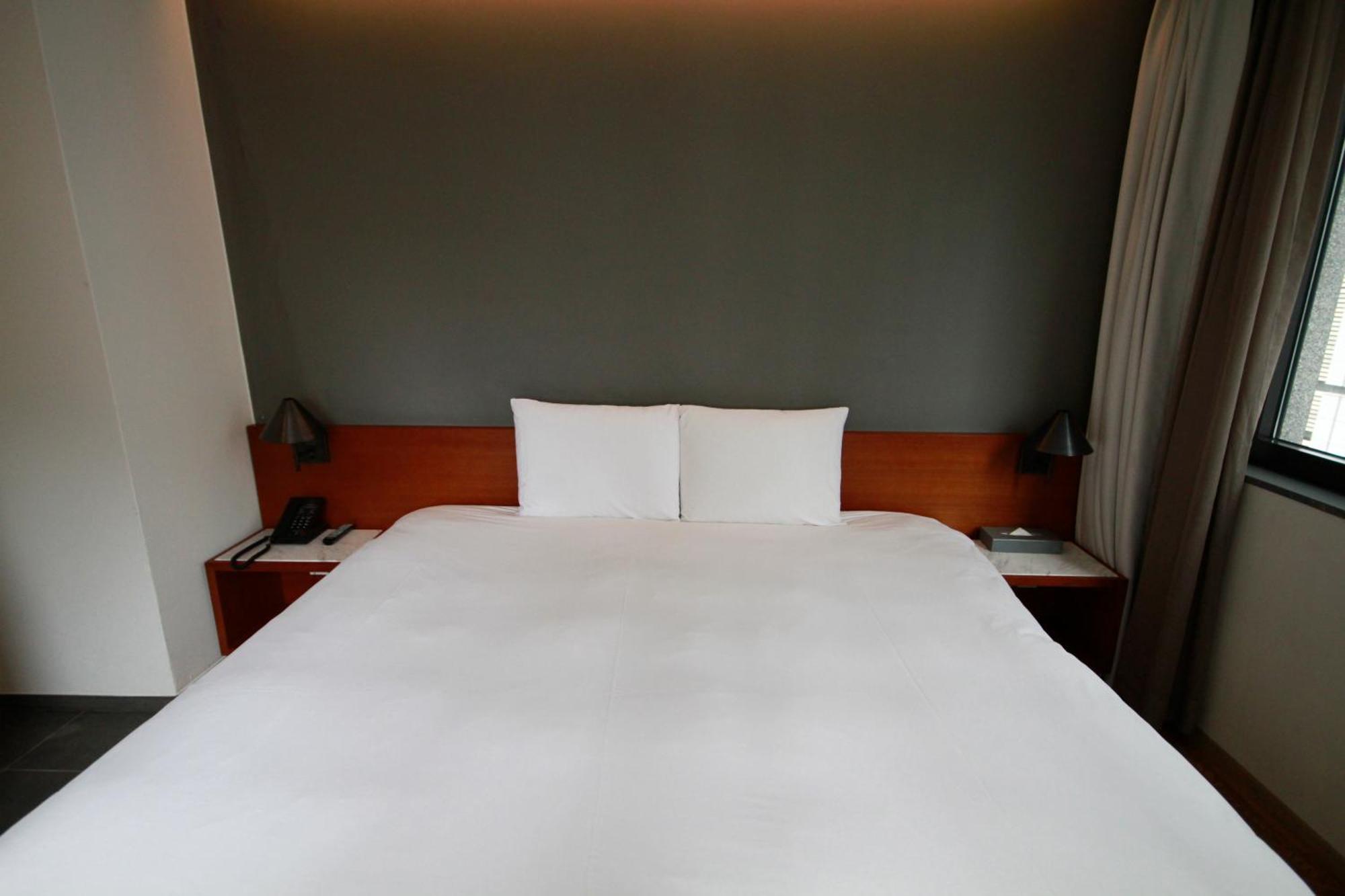 Deluxe Hollywood Double Room High Floor