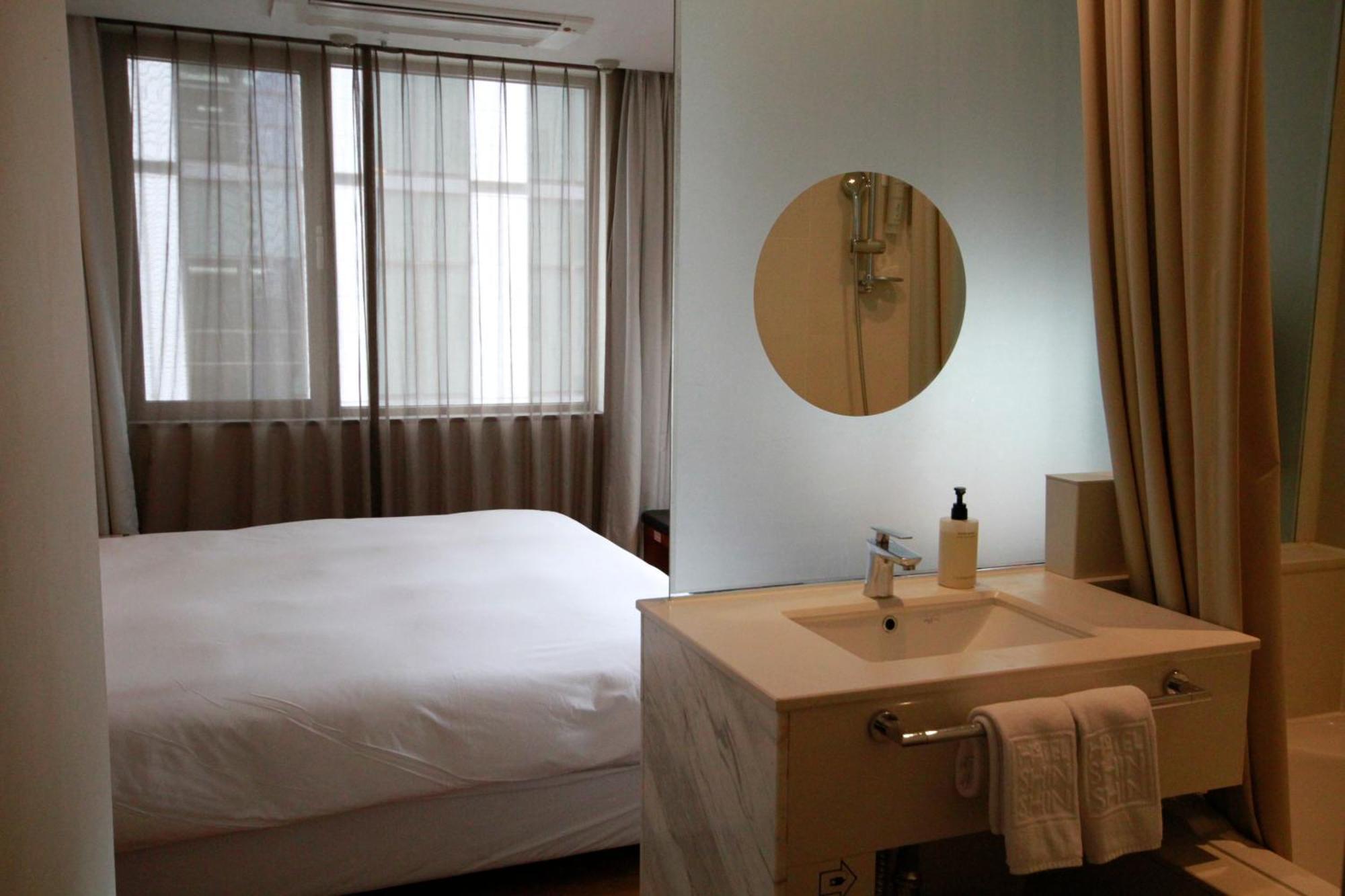 Deluxe Hollywood Double Room High Floor