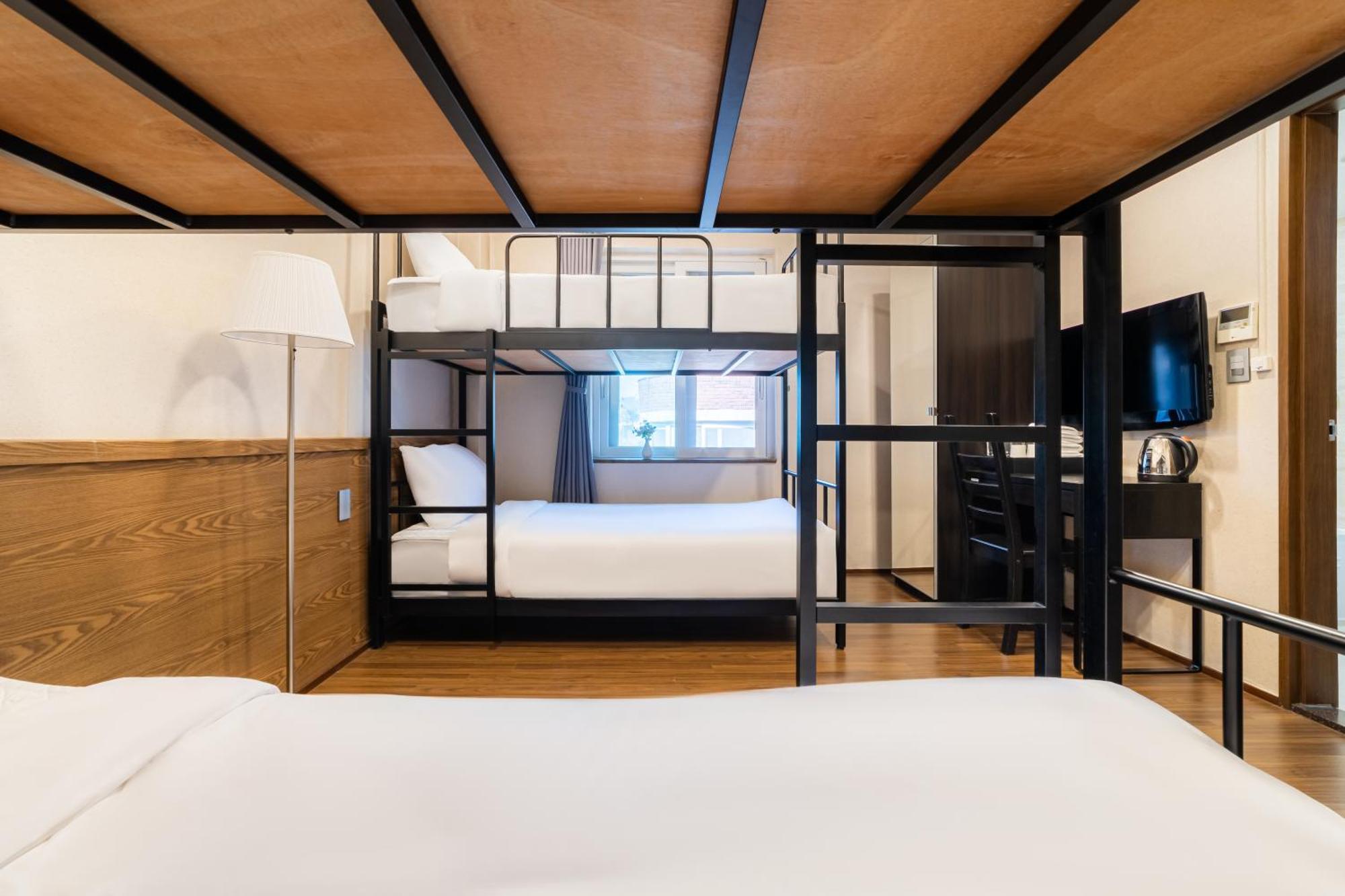 Economy Triple Room