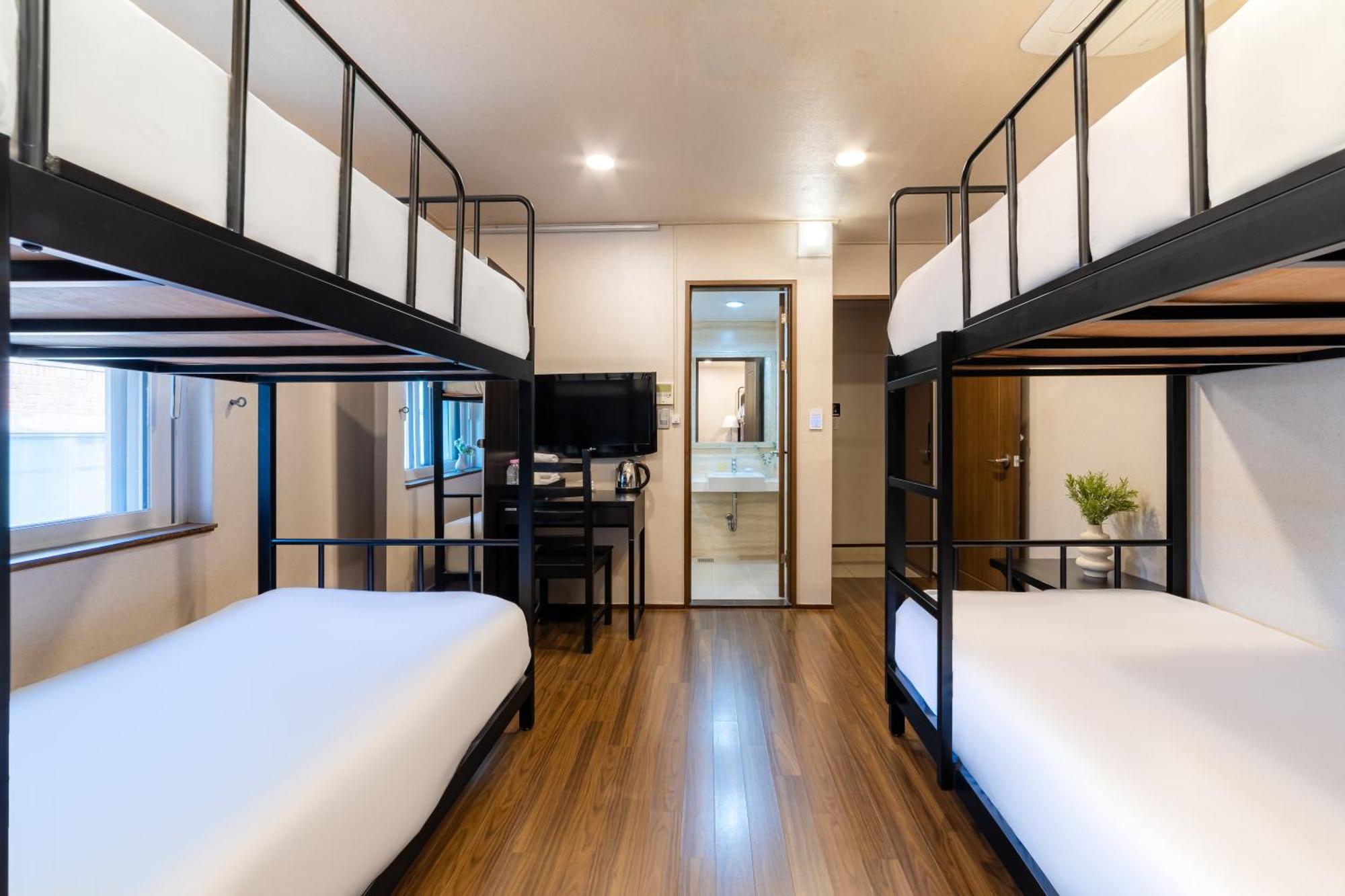 Economy Triple Room