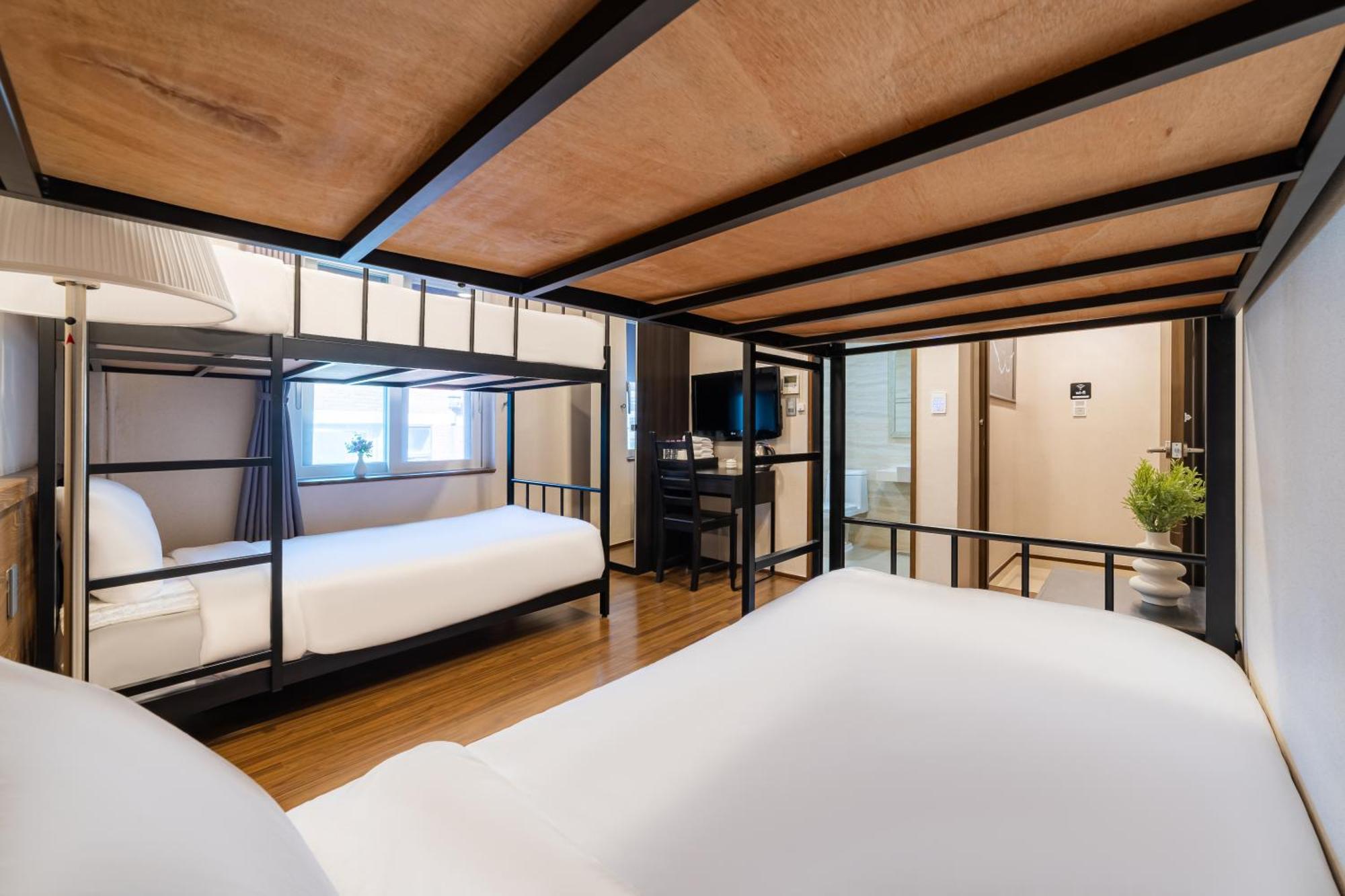Economy Triple Room