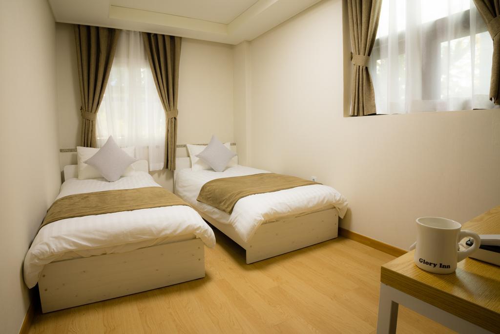 Twin Room Private Bathroom
