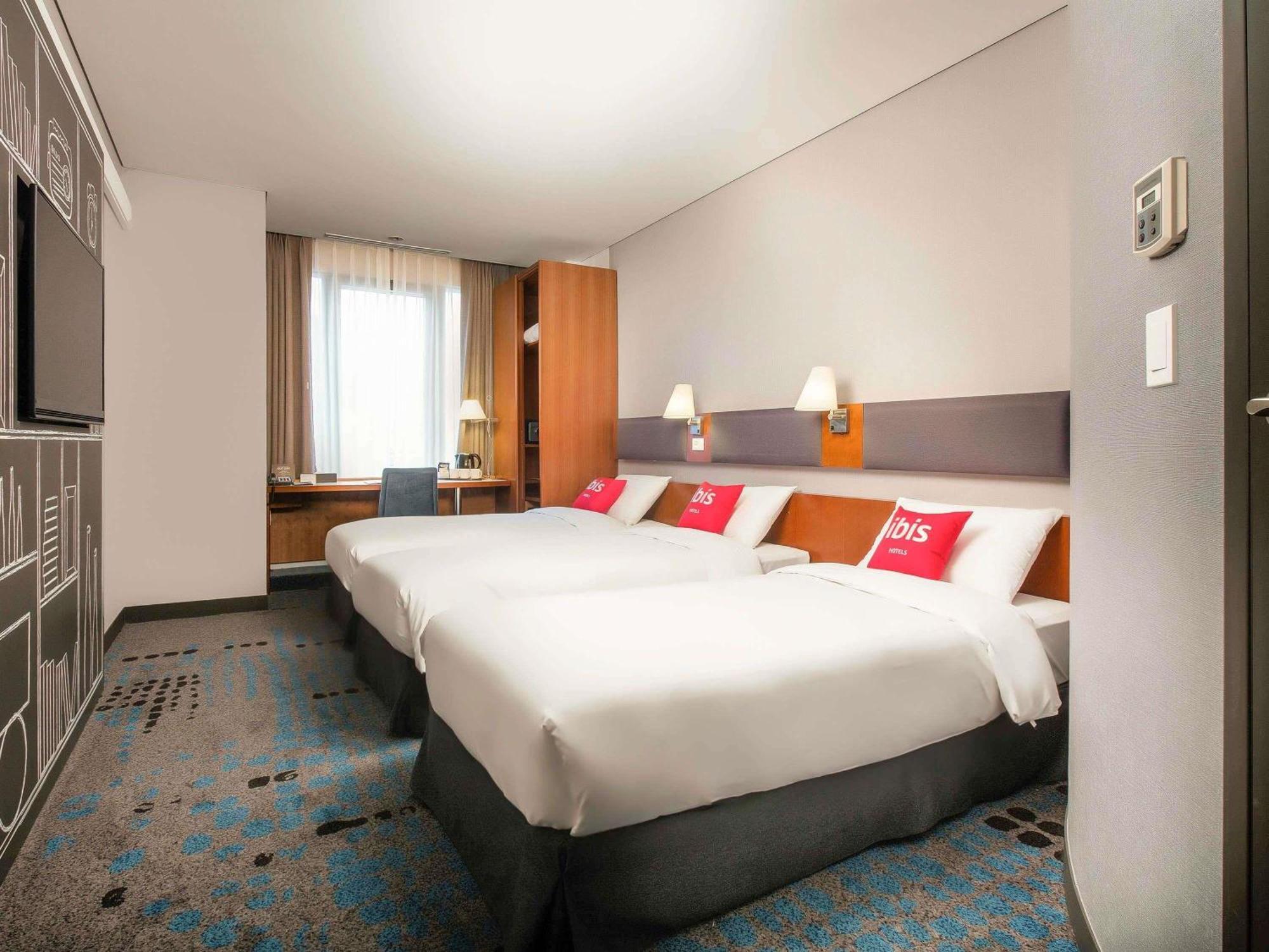 Standard Room Three Single Beds