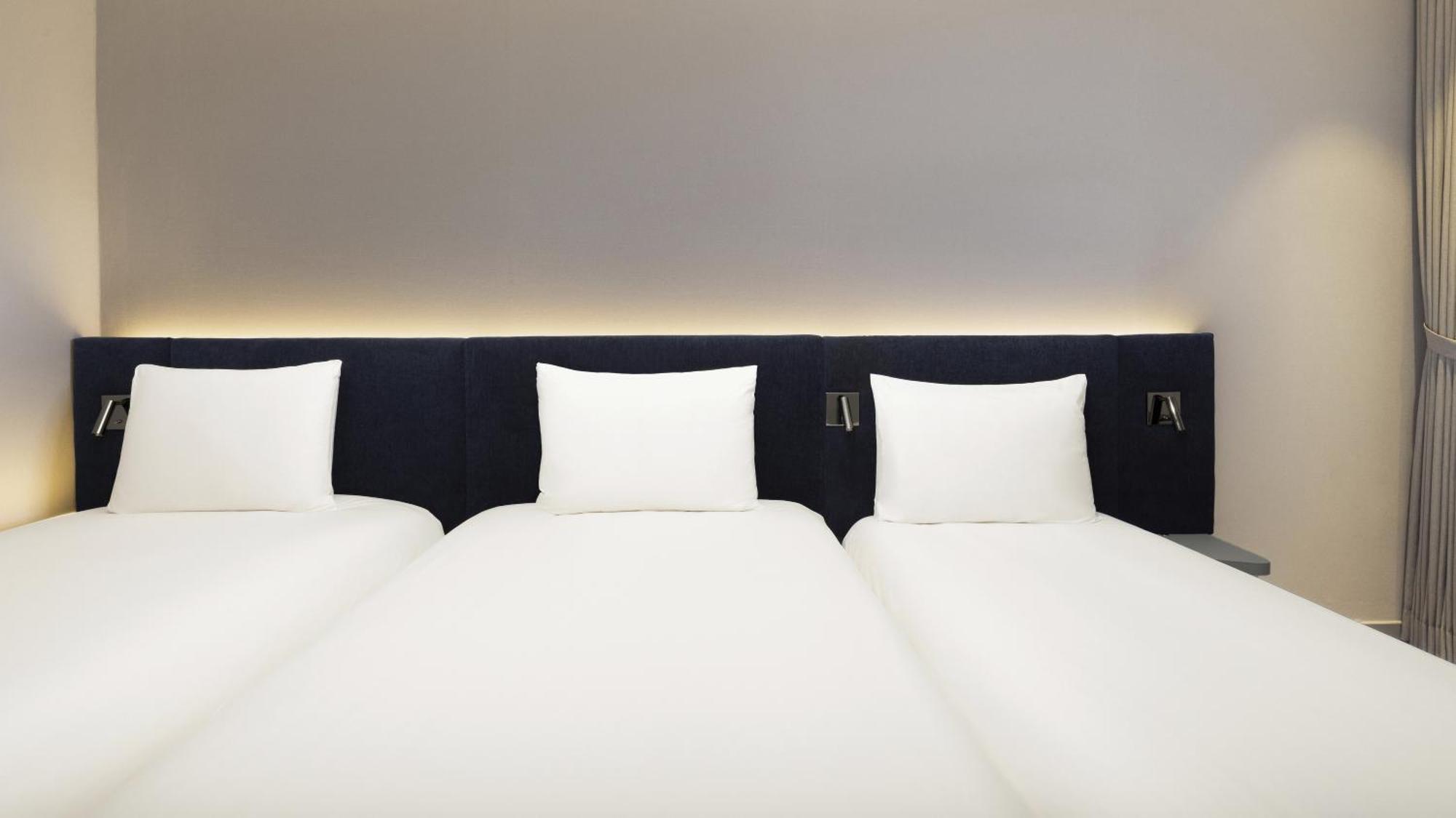 Superior Triple Room Three Single Beds