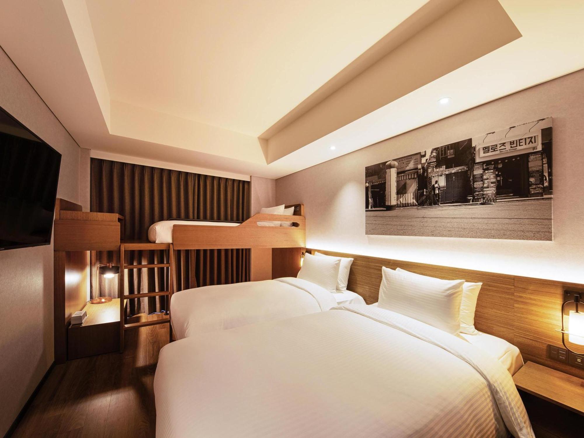 Superior Triple Room Three Single Beds