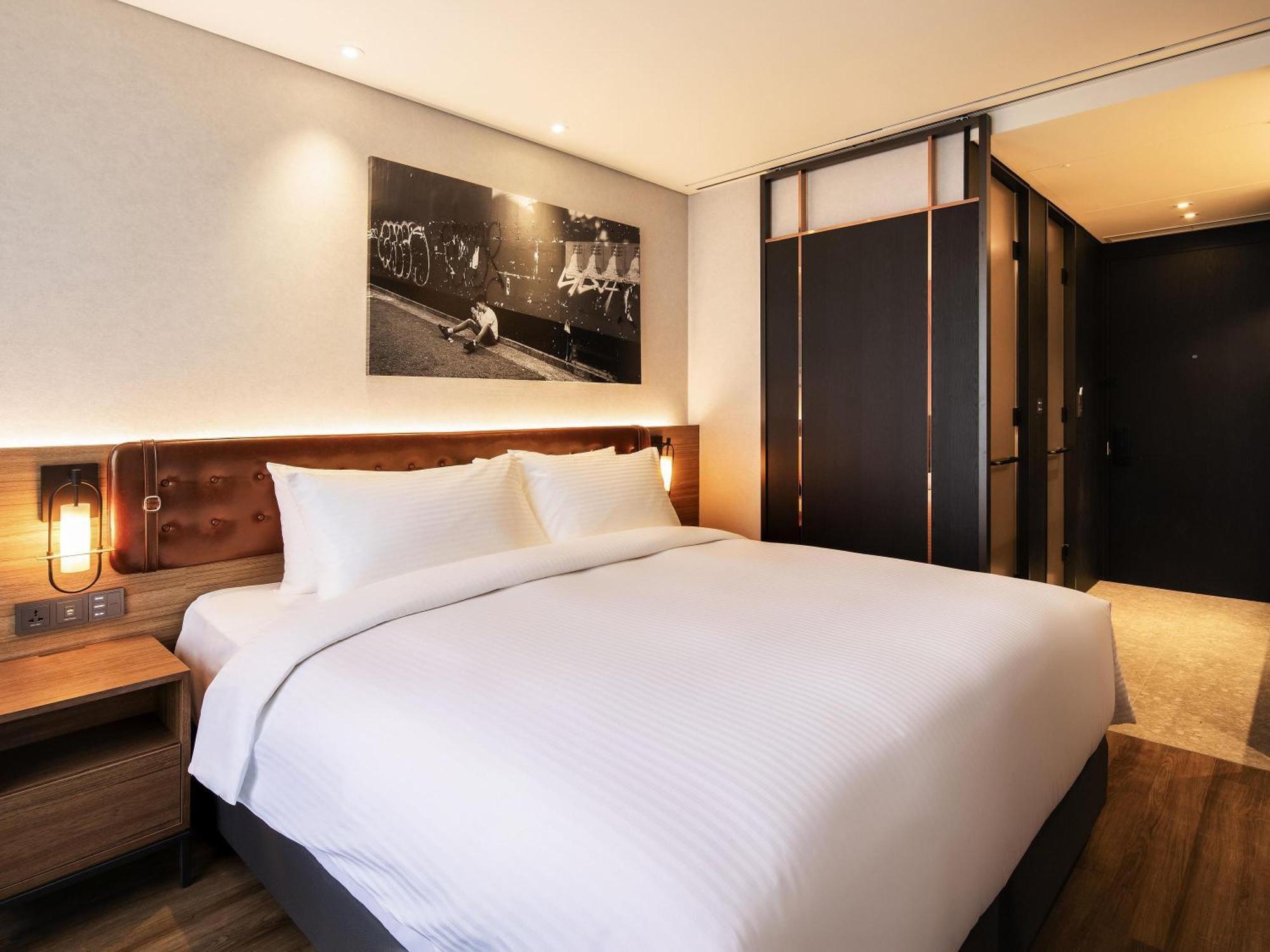 Standard King Room