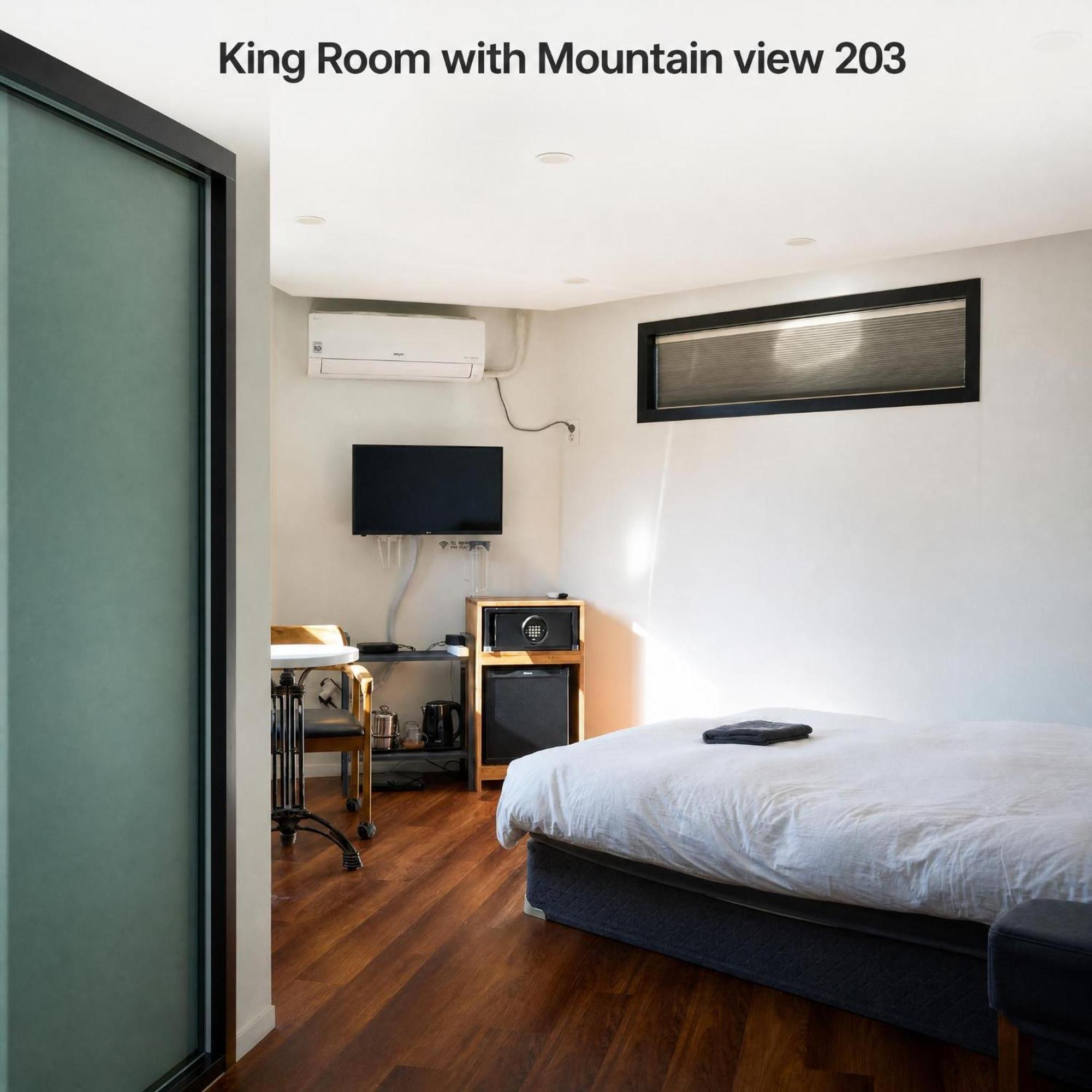 King Room Mountain View